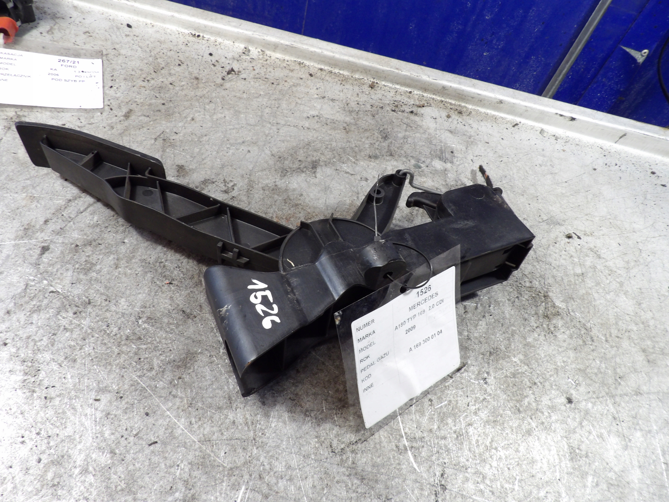 Mercedes W169 A180 gaspedal A1693000104