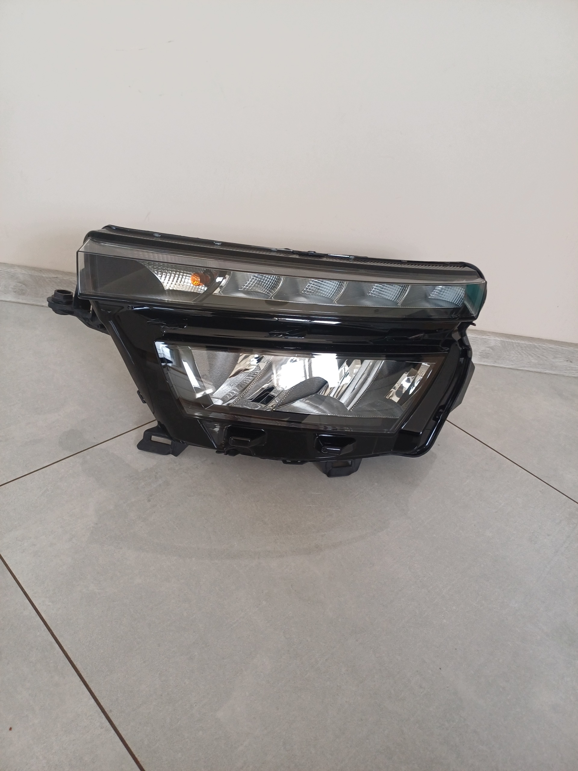 light left front front SKODA KAMIQ FULL LED 2019R