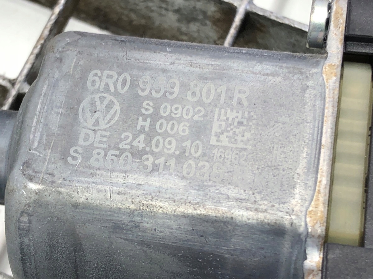 PODNOŚNIK SZYBY LEWY PRZÓD VW POLO V 6R0959801R Hatchback Typ samochodu Samochody osobowe