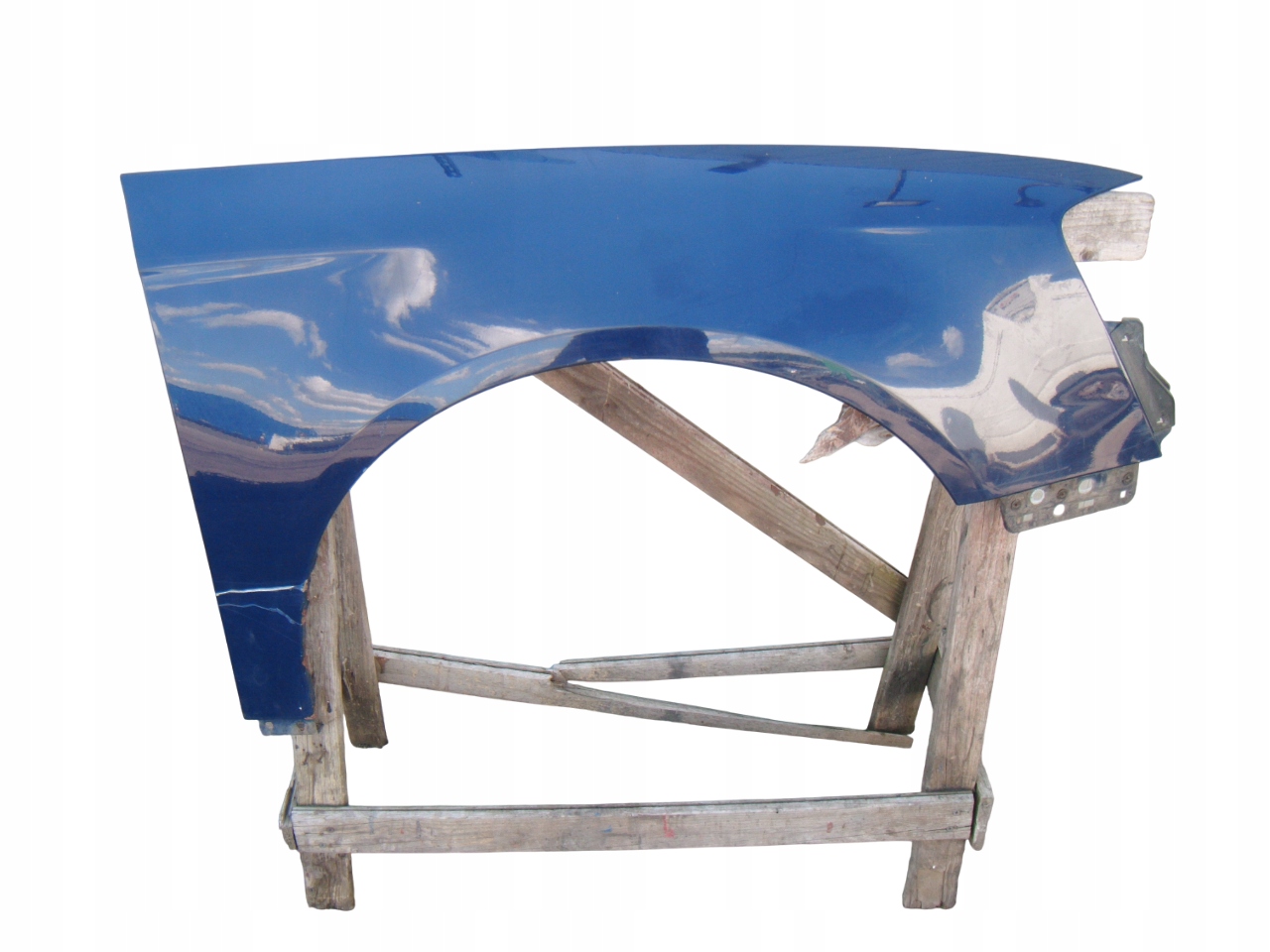 VW PASSAT B6 KOMBI 05- BŁOTNIK PRAWY PRZÓD LA5E