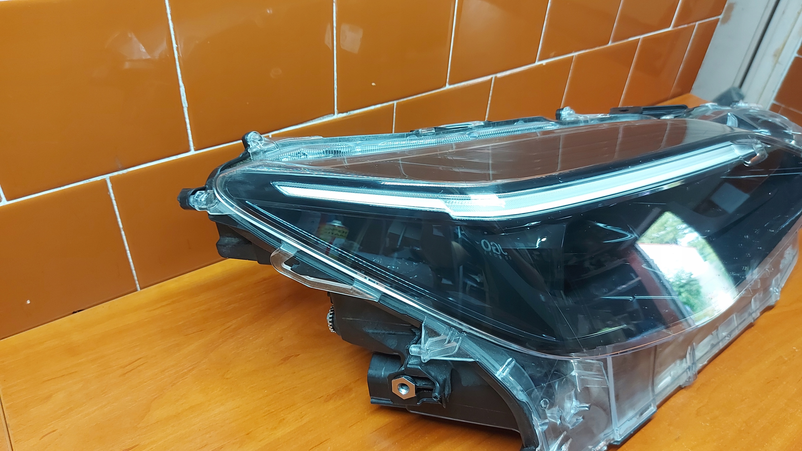 REFLEKTOR light right right front TOYOTA YARIS CROSS 20