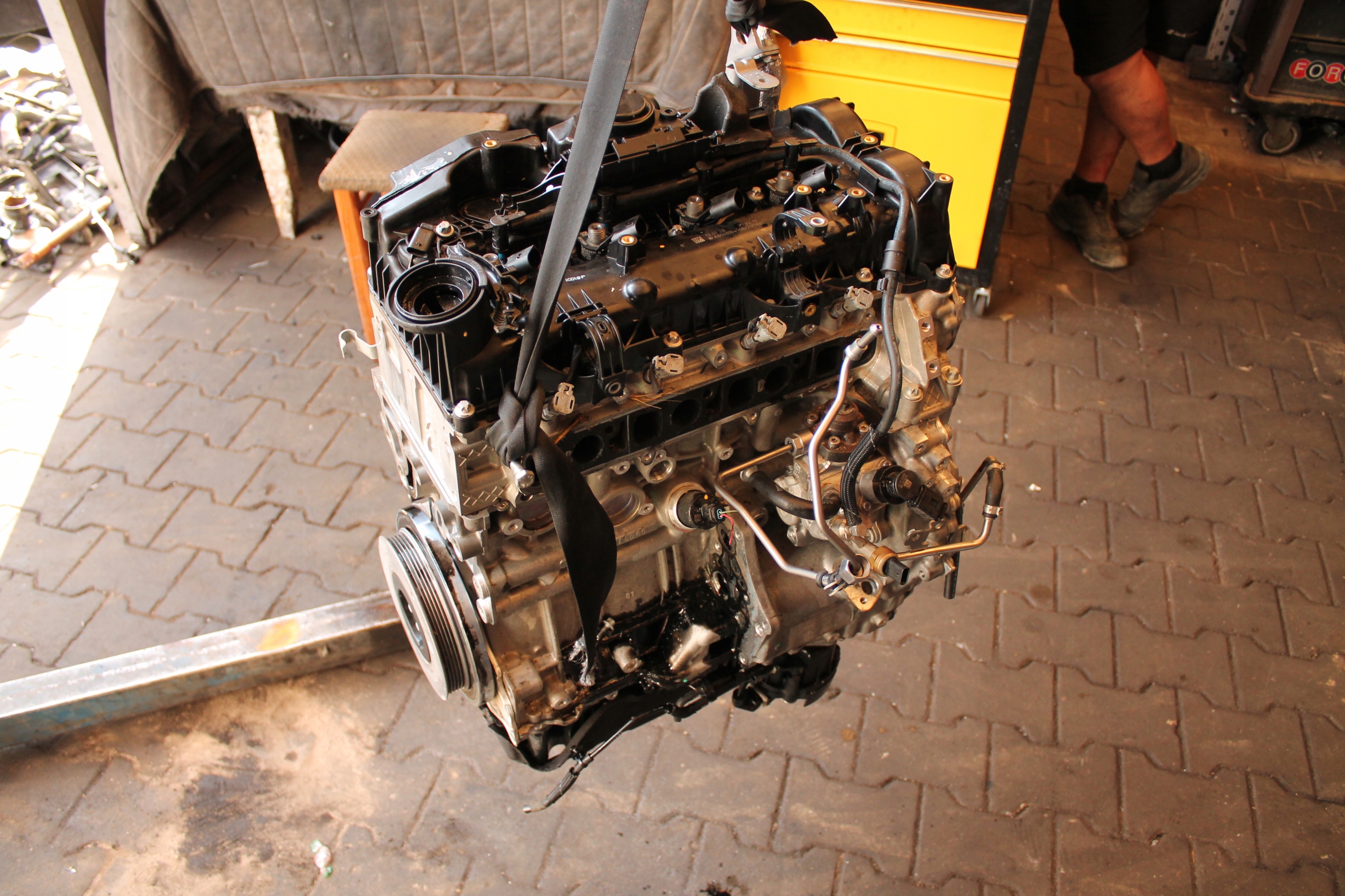 engine pillar MERCEDES GLA GLB CLA 654920 40 TYSKM