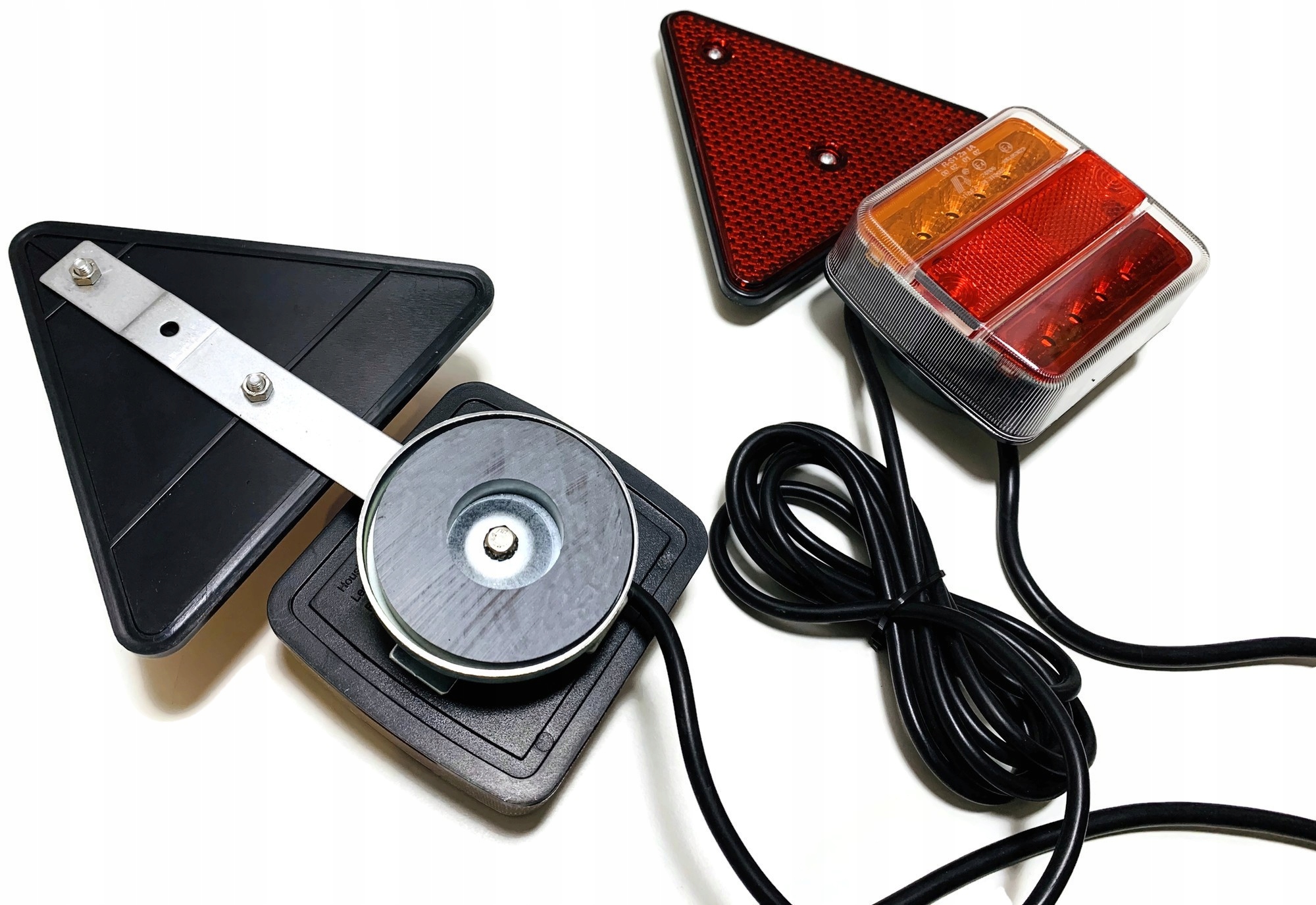 LAMPY LED ZESPOLONE TYŁ MAGNES TRÓJKĄT KABEL WTYK Producent części Inny