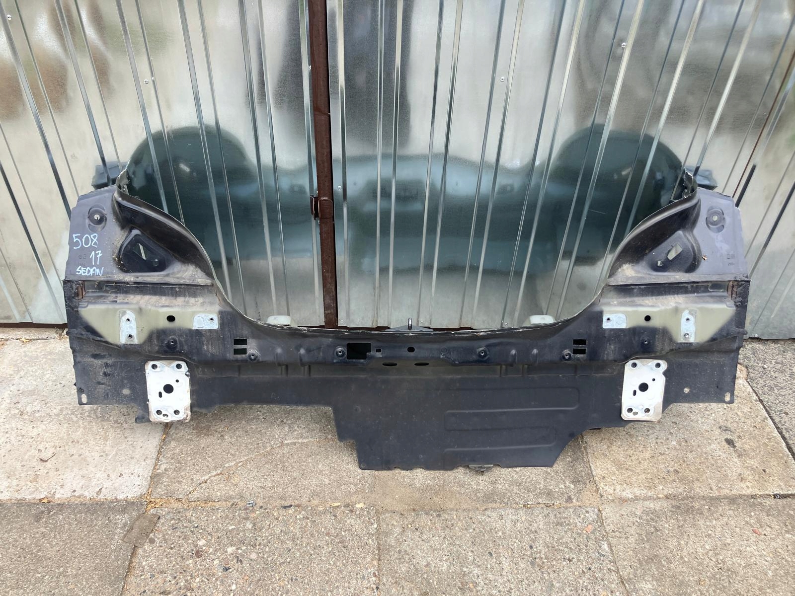 rear panel PEUGEOT 508 and sedan #17