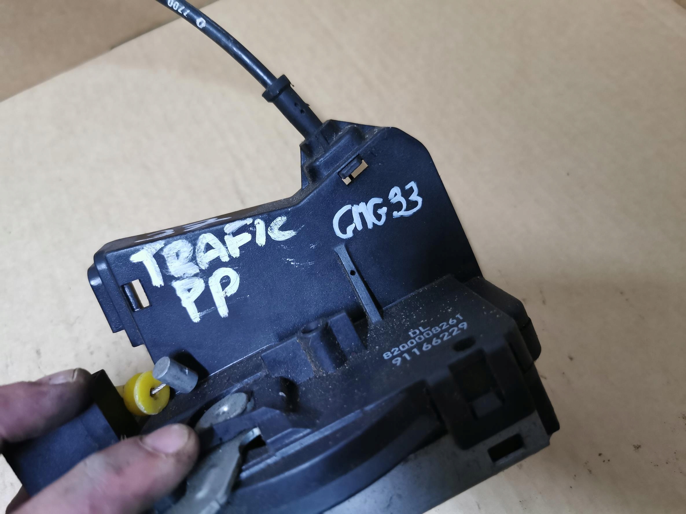 lock door right front RENAULT TRAFIC II 01-14 EU