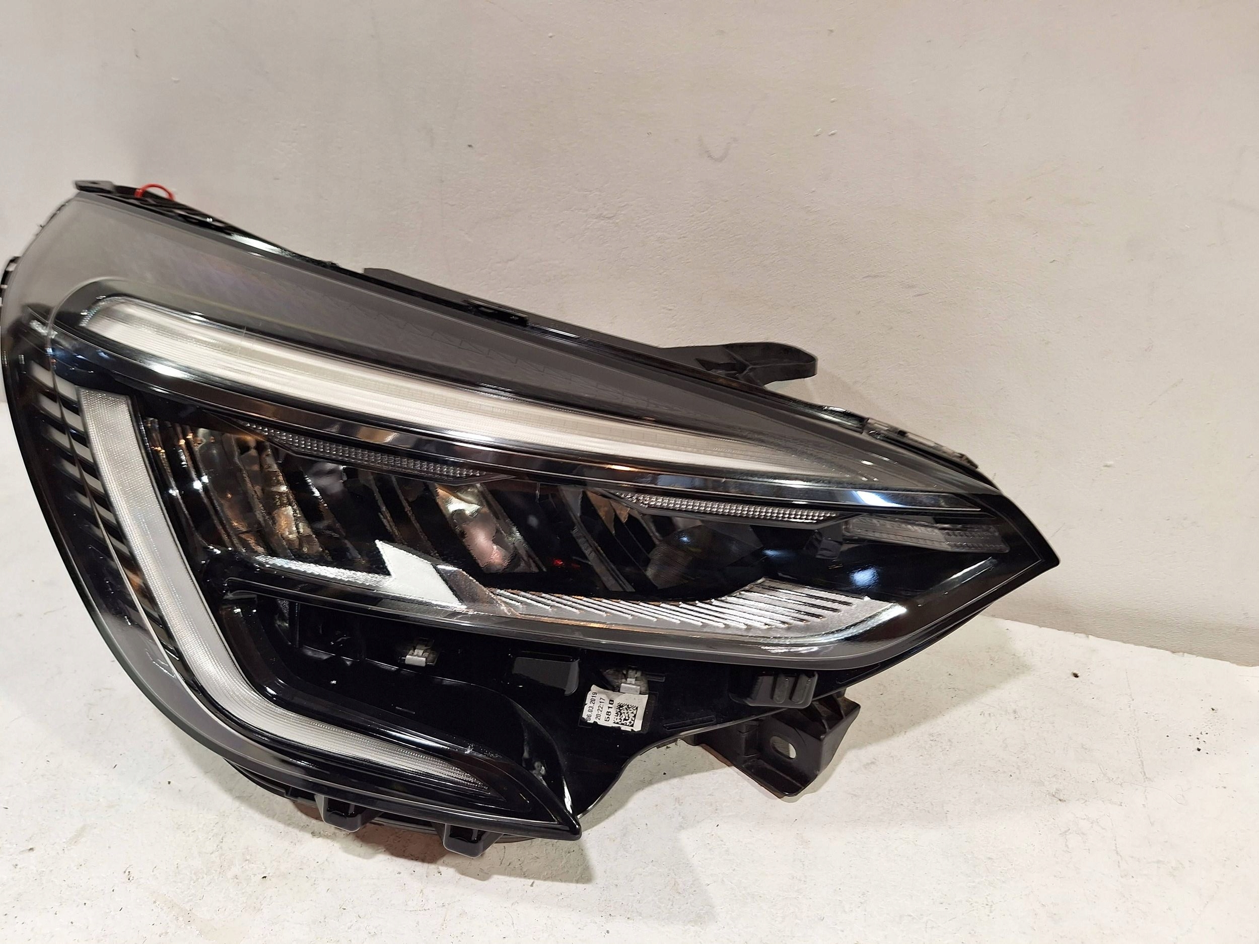 light front right FULL LED 260102407R RENAULT CLIO V 19