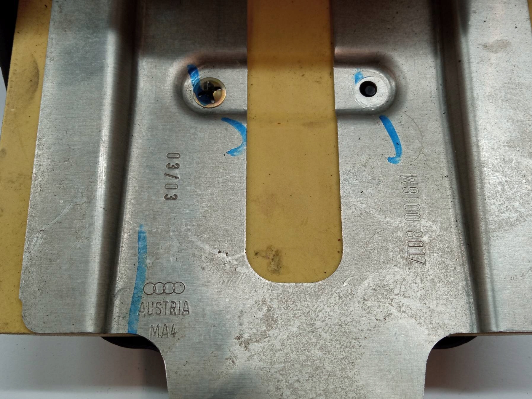 obal volantu kryt volantu Audi A8 II (2002-2010) D3