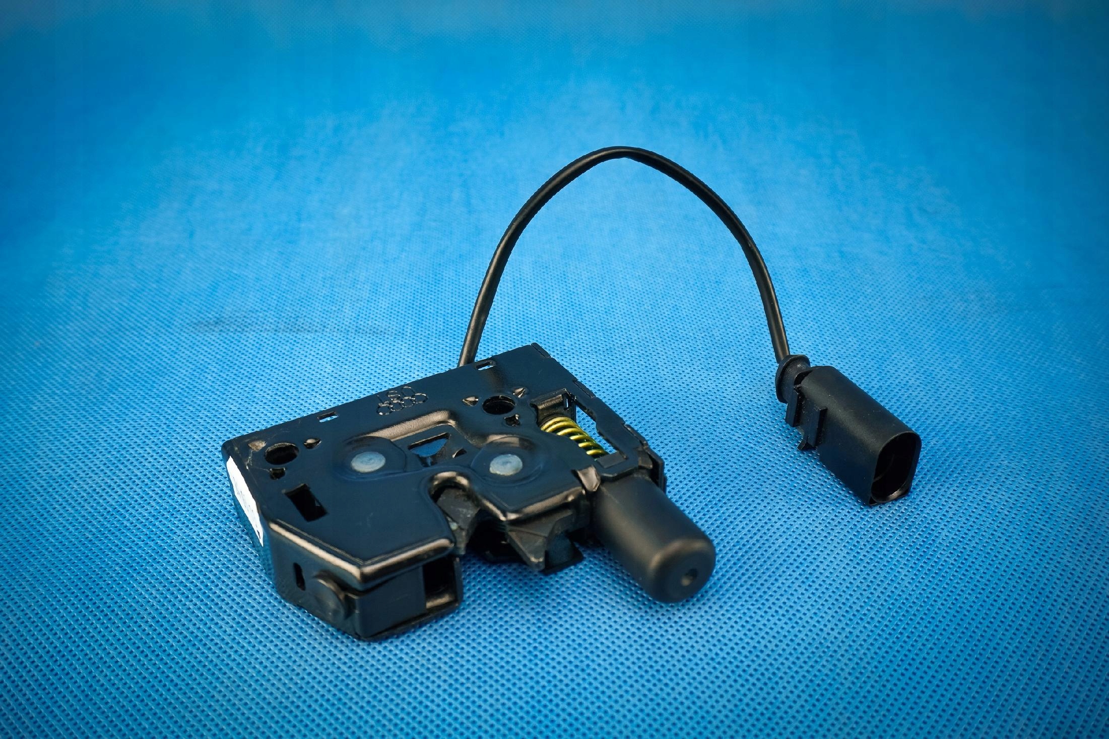 bonnet latch lock left right Audi A8 S8 4H 4H0823509C