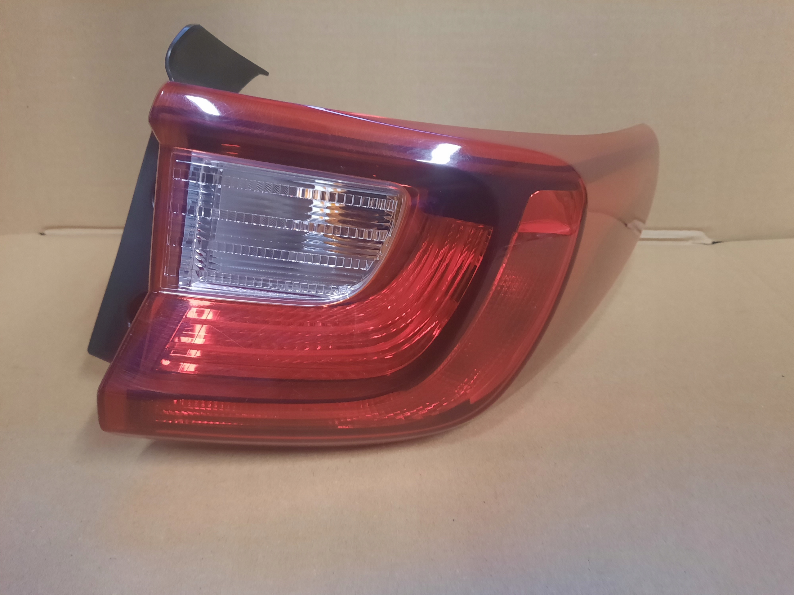 Lampa tył tylna prawa zwykła Kia Stonic 2017-