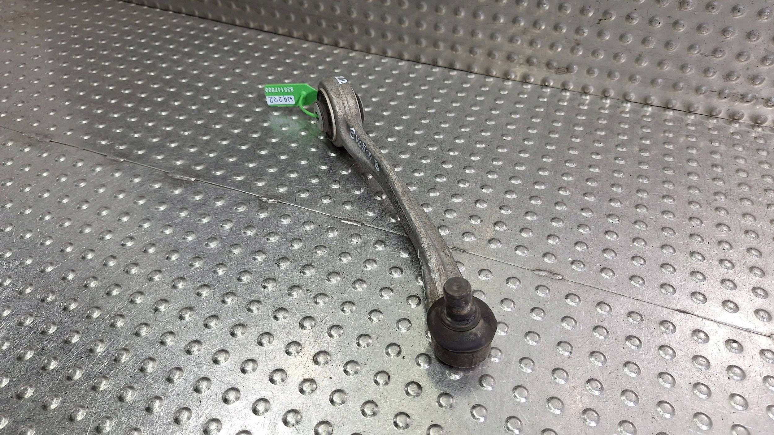 arm right front upper 8K0407510B 8K0510B AUDI A4 B8 A5 8T Q5 8R