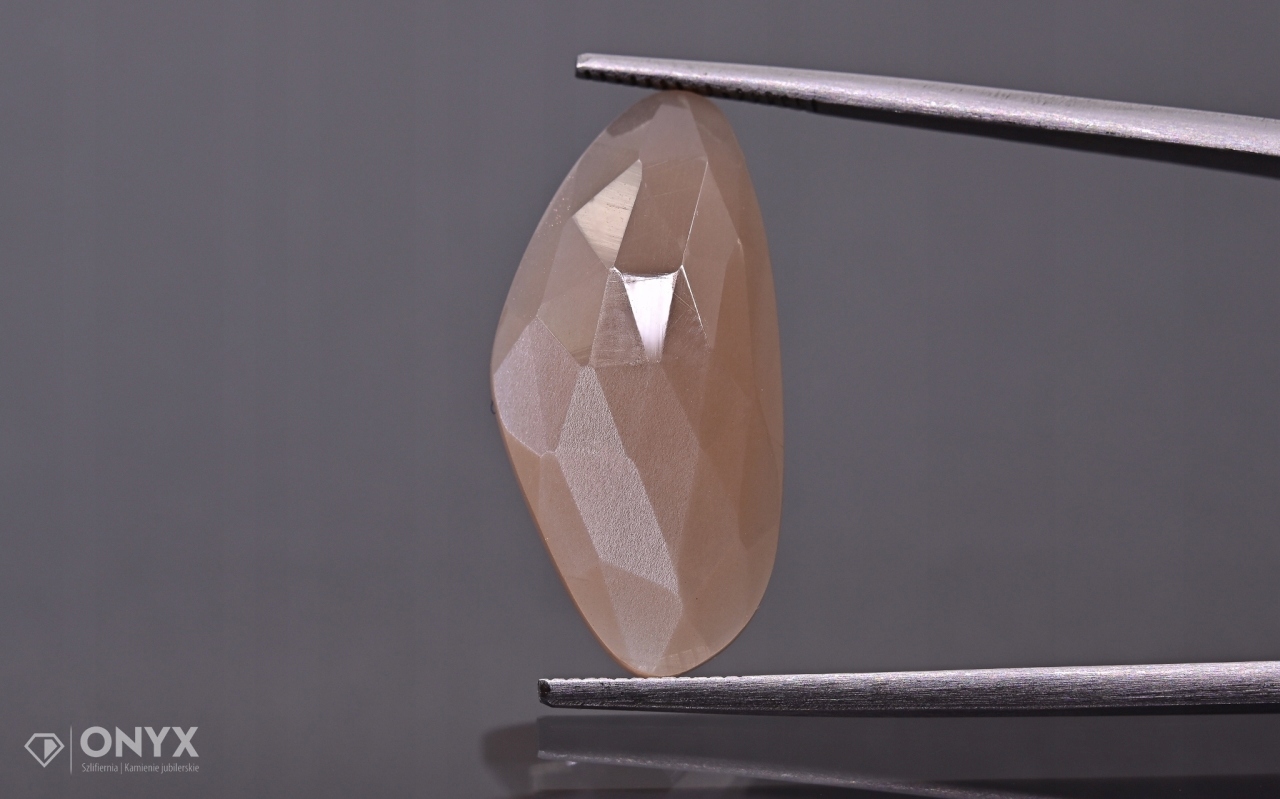 Měsíční kámen fazetovaný nepravidelný 23x11,5