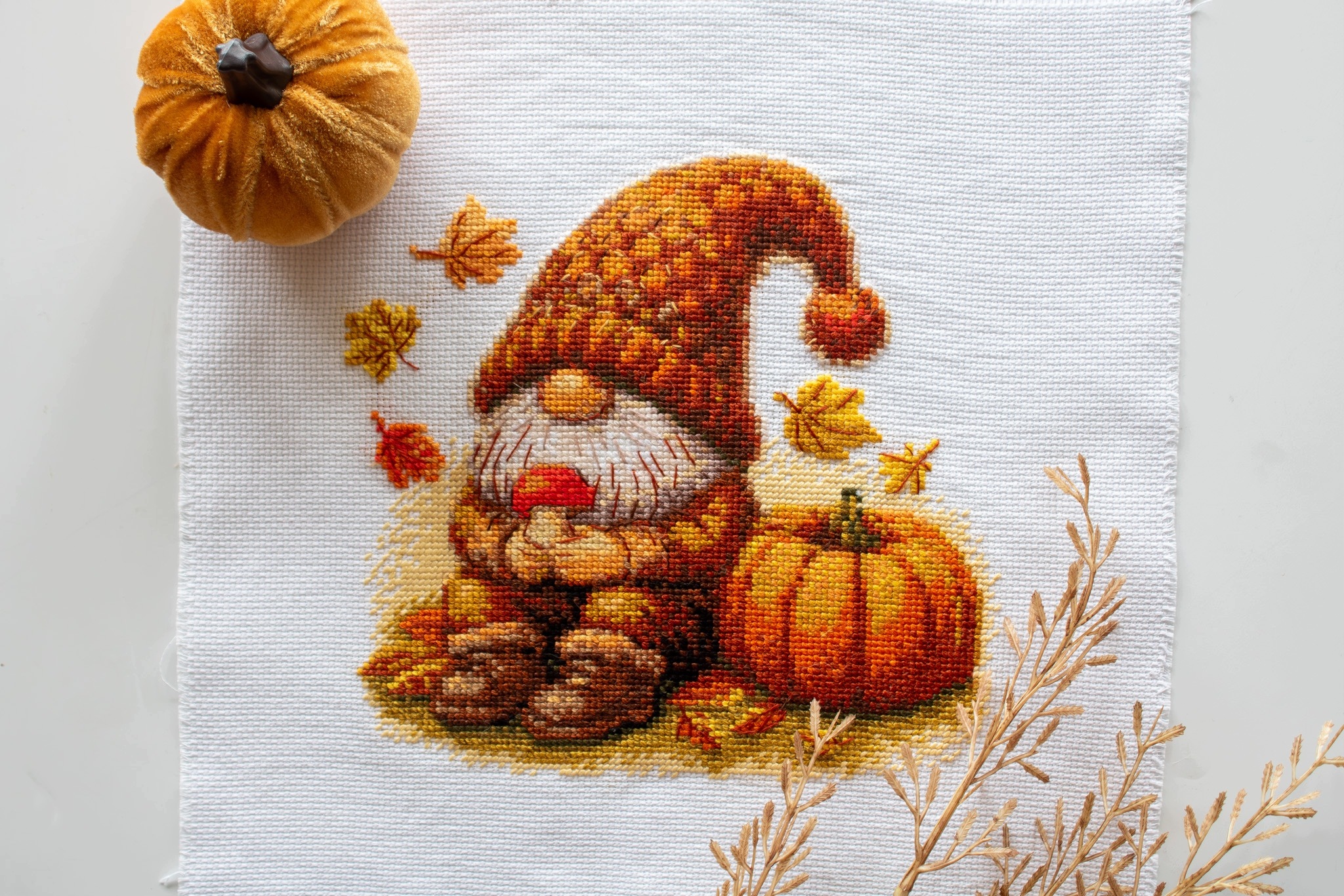 Aine A1044 Podzimní skřítek sada pro křížkovou výšivku 20x20 cm