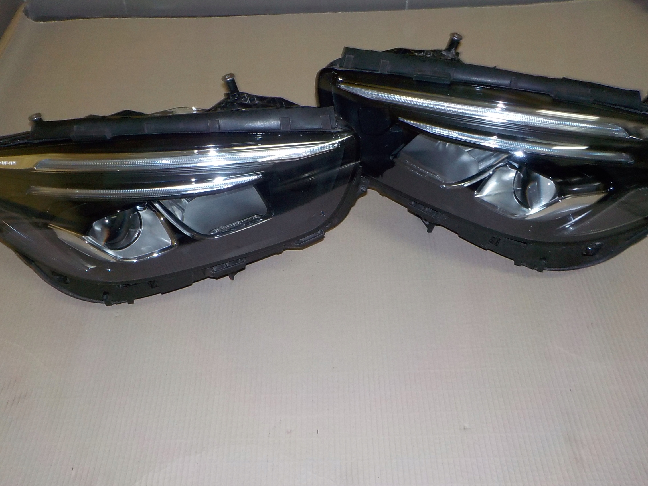 MERCEDES B-KL W247 LAMPA PRZÓD PRZEDNIA FULL LED