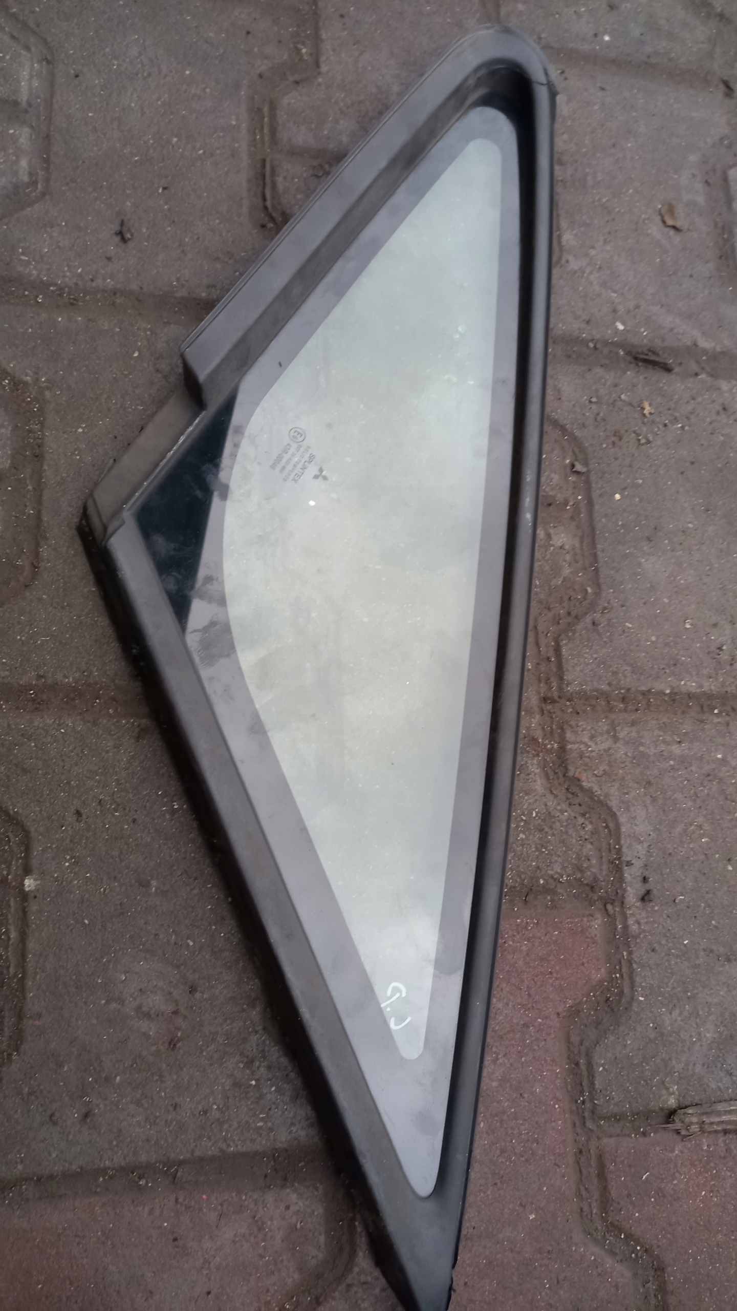 ПЕРЕДНЕЕ ЛЕВОЕ СТЕКЛО MITSUBISHI COLT VI