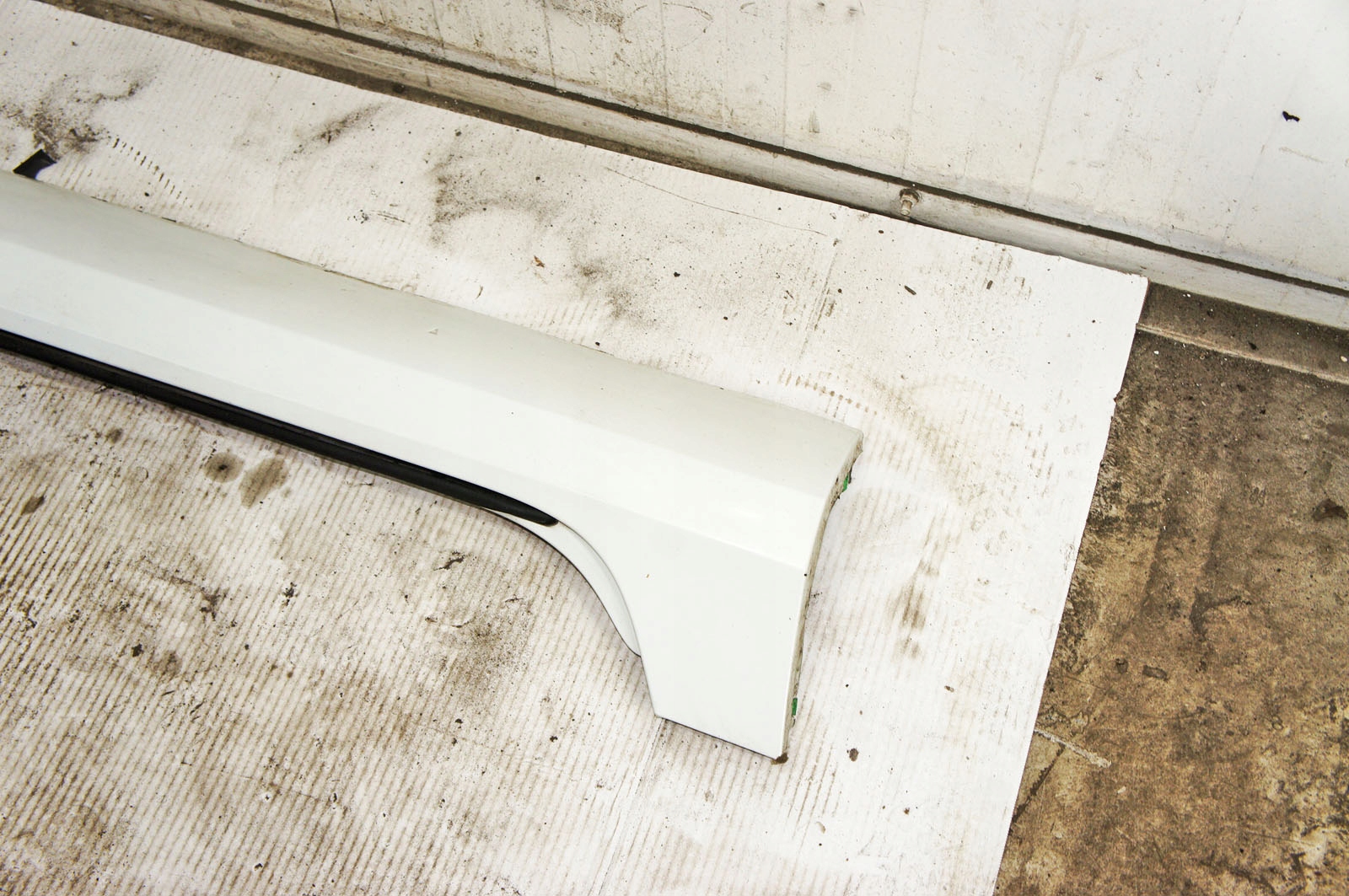 QS413 Volvo V90 16- Nakładka Progu Prawa Producent części Volvo OE