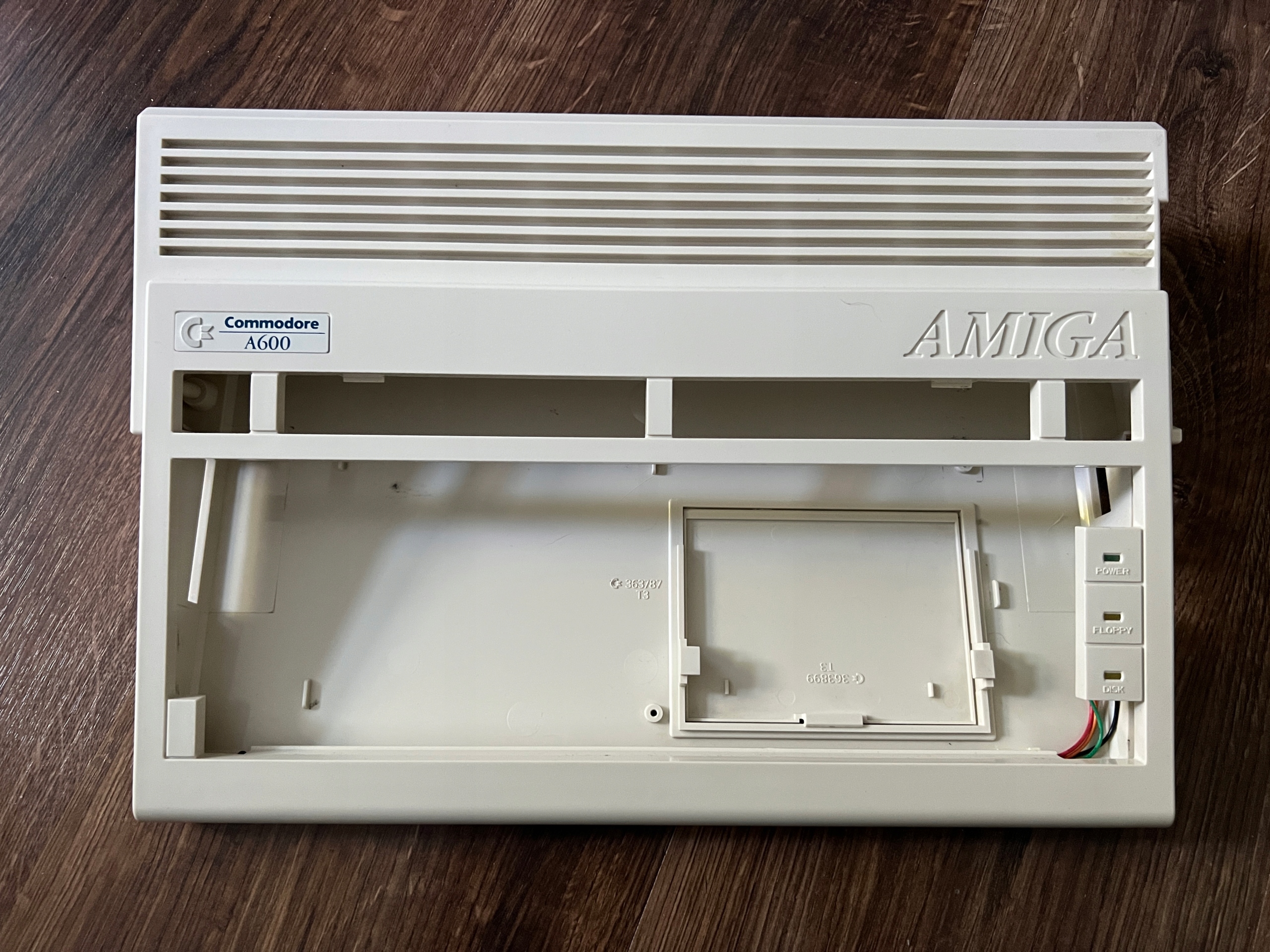 Commodore корпус для Amiga 600
