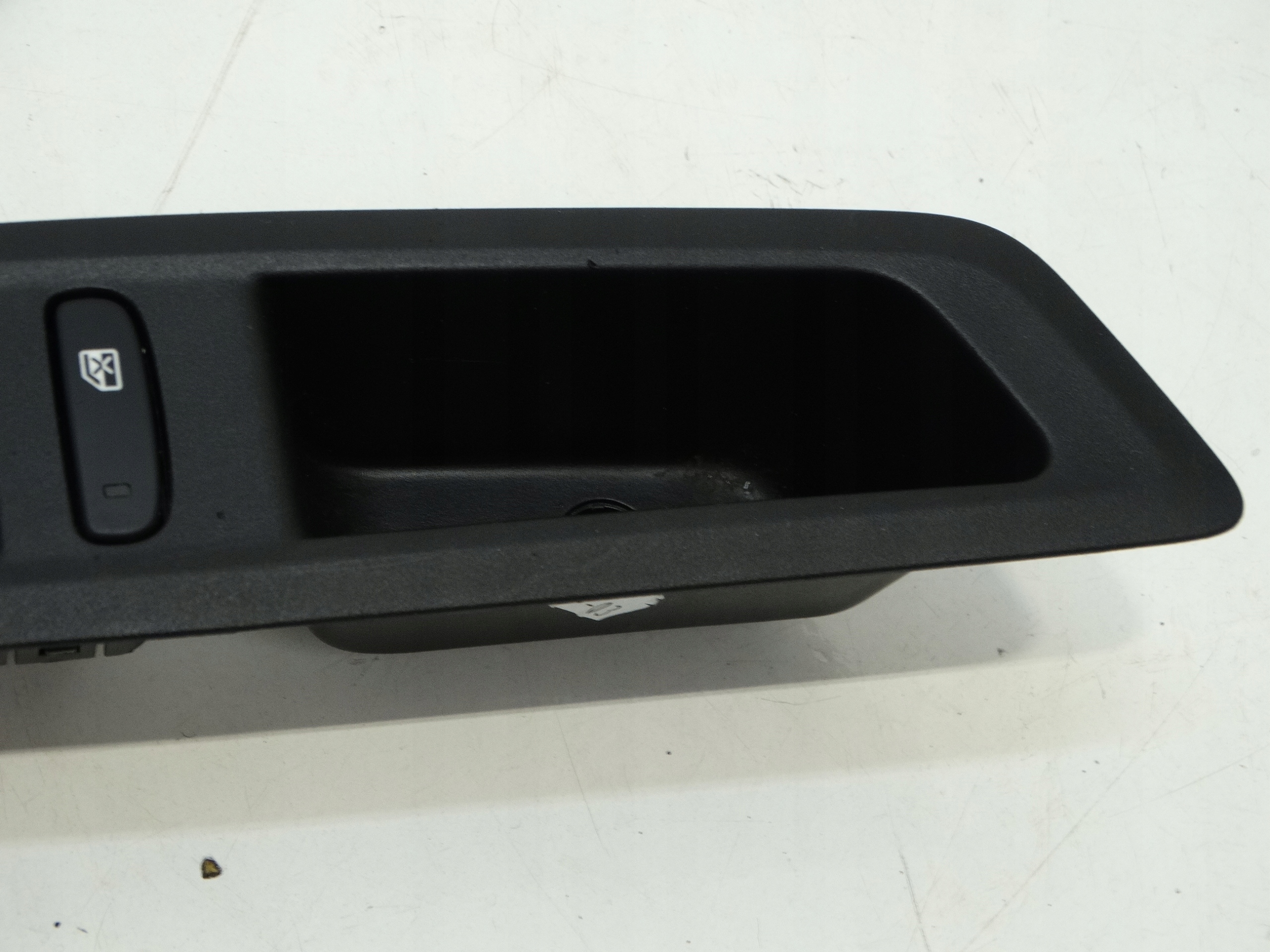 switch windows of mirrors left front CITROEN C4 III 9831082880 20R.