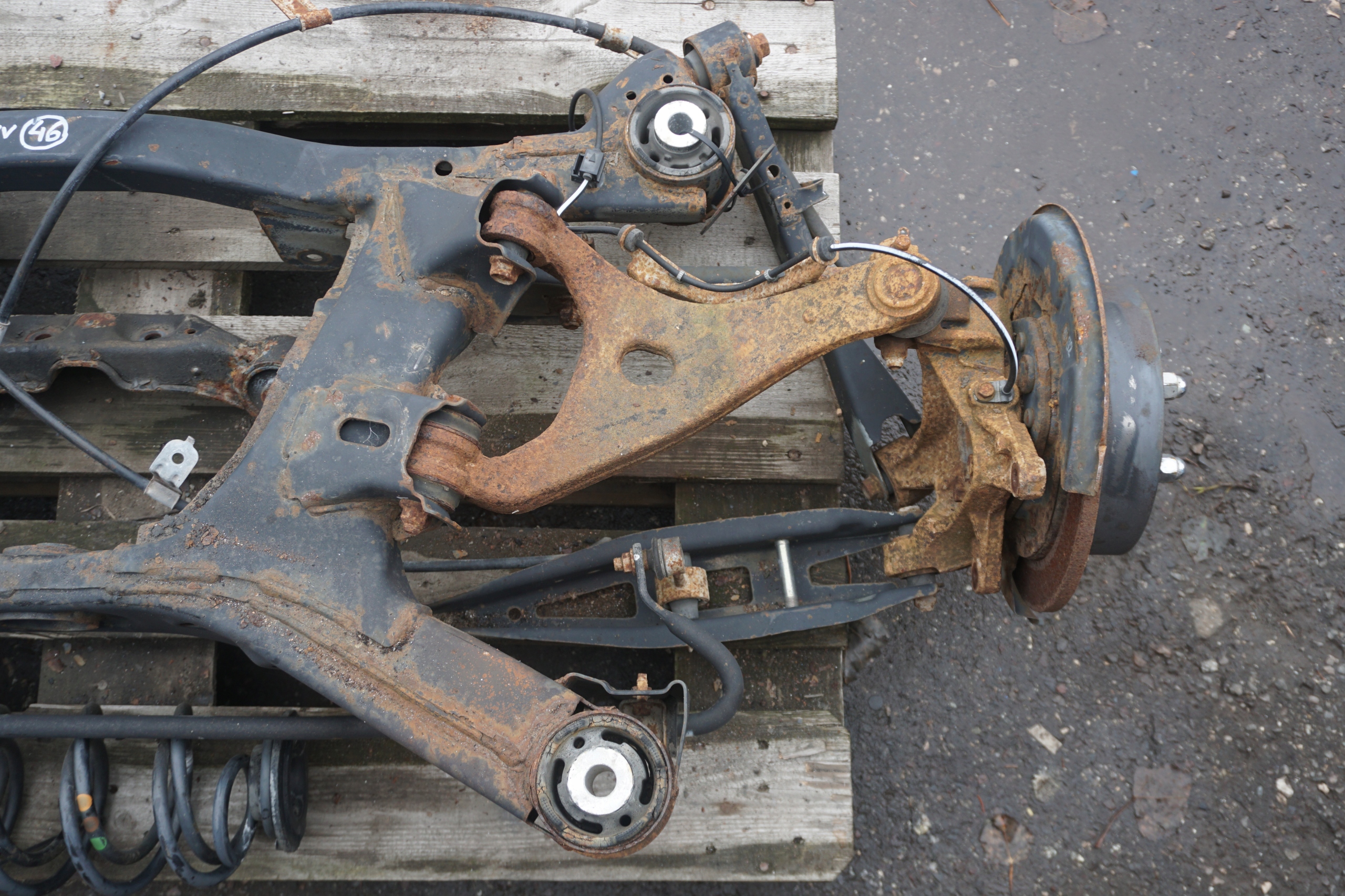 SUBARU IMPREZA III GH XV 07-11R TYLNA BELKA ZAWIESZENIA ZWROTNICA WAHACZ Jakość części (zgodnie z GVO) Q - oryginał z logo producenta części (OEM, OES)