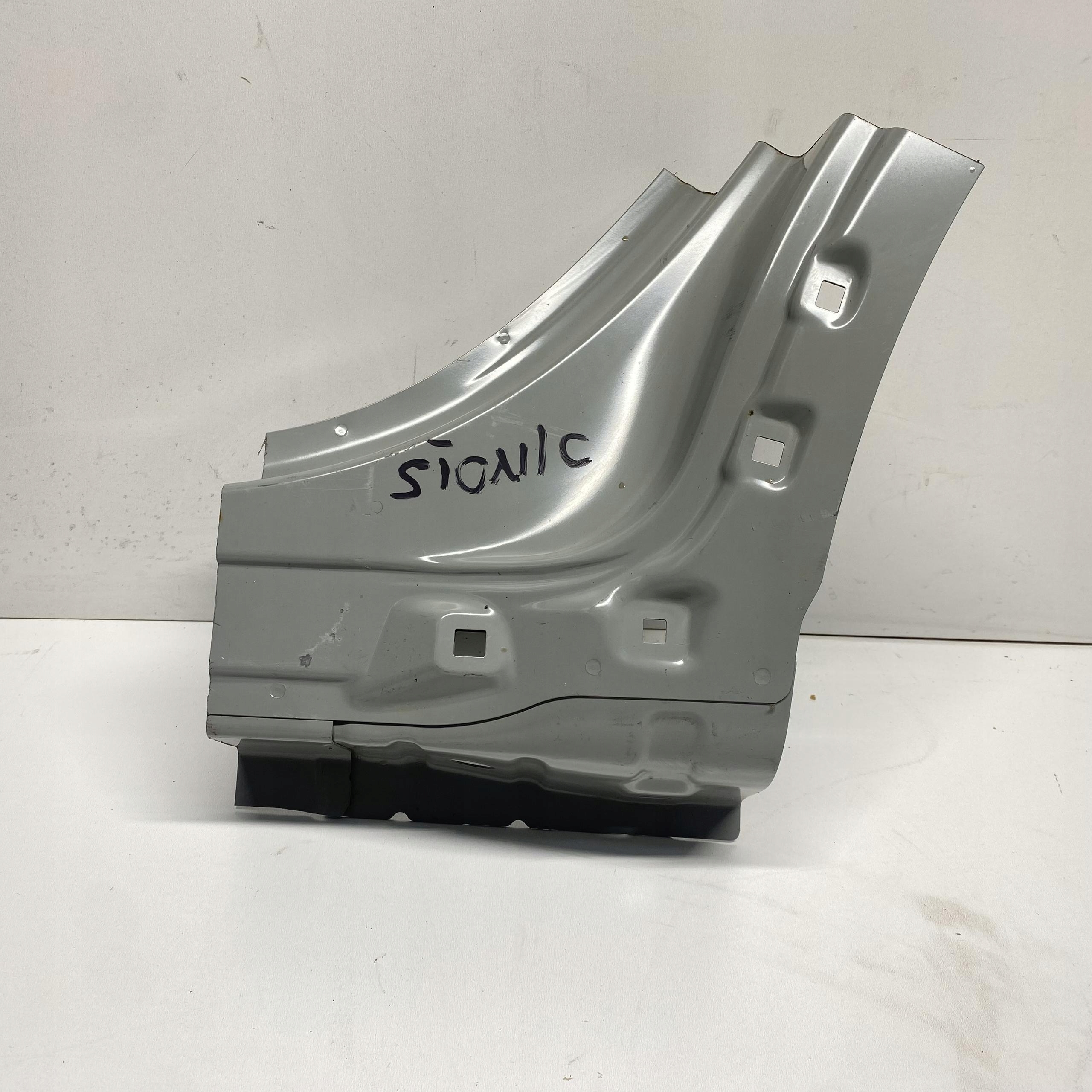 threshold left side KIA STONIC