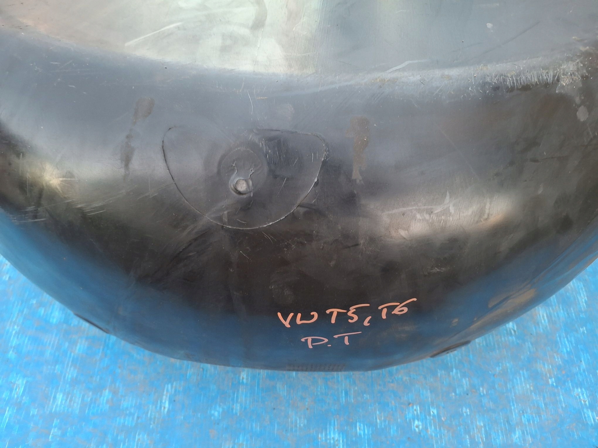 mudguard right rear. VW T5 TRANSPORTER LIFT 2010R->