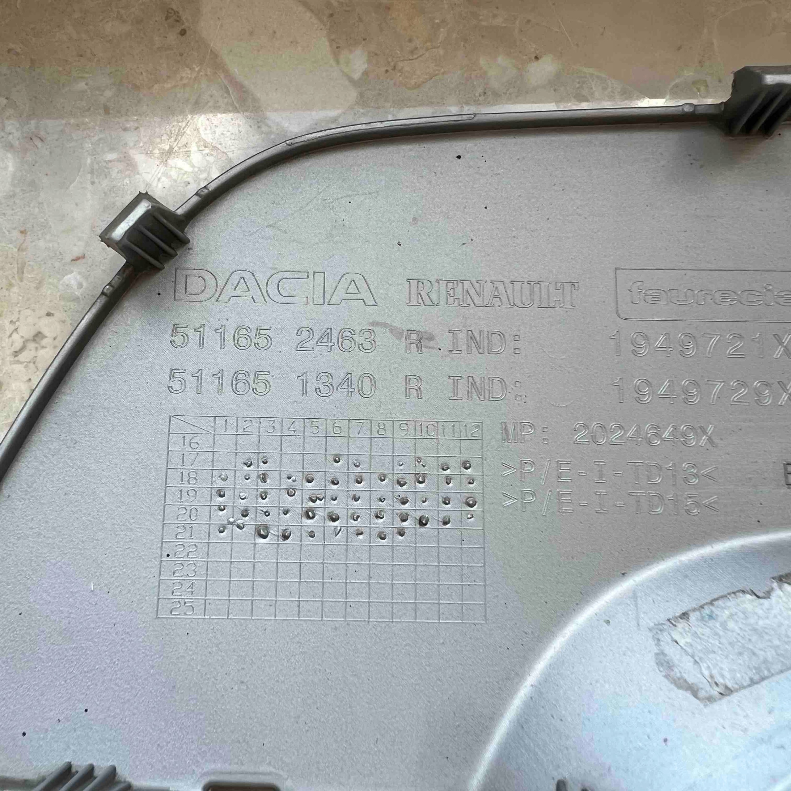 RENAULT DACIA DUSTER II 17-22 Abschleppöse heck 511652463R