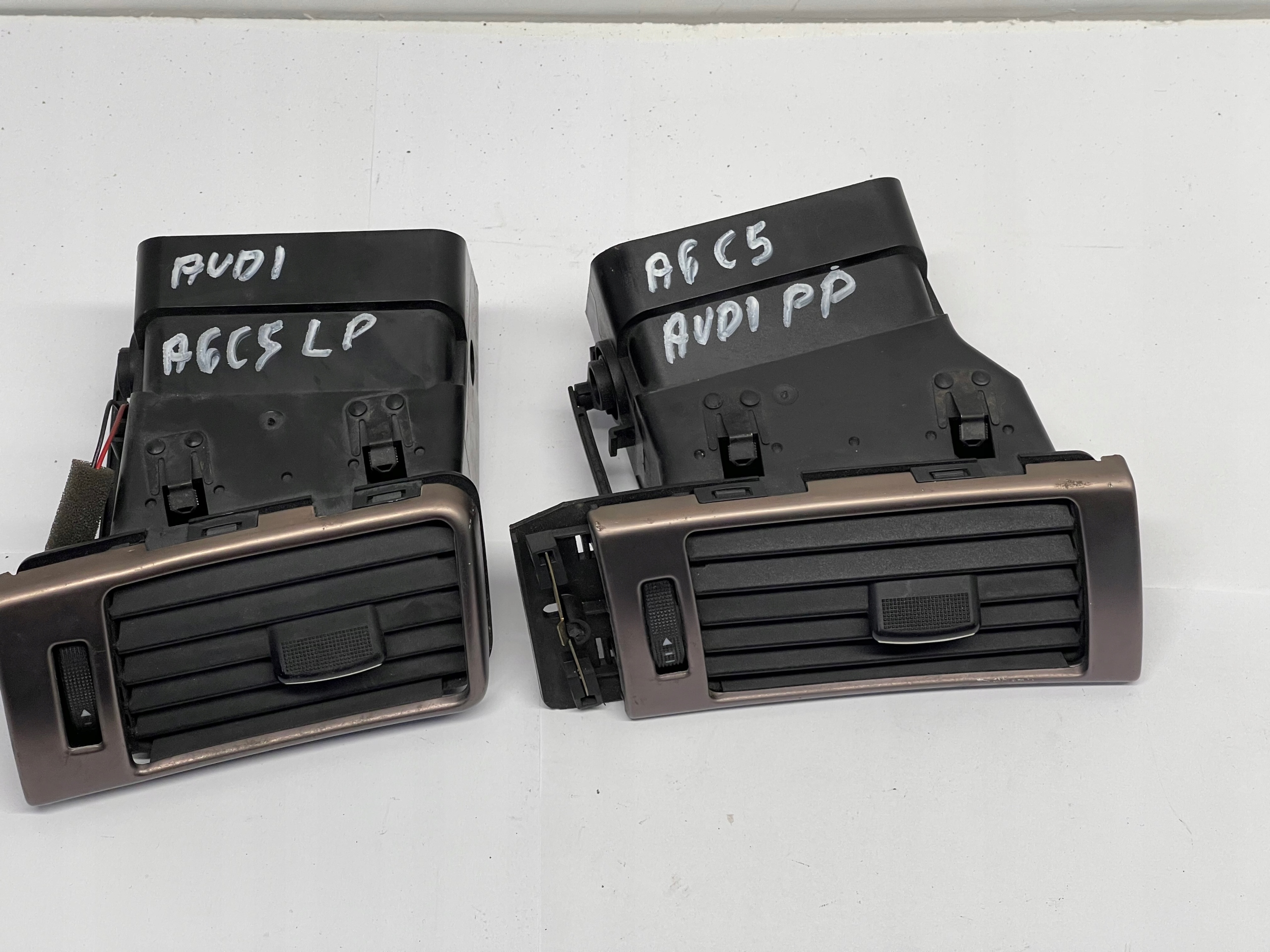Audi OE 4B1820901 4B1820902