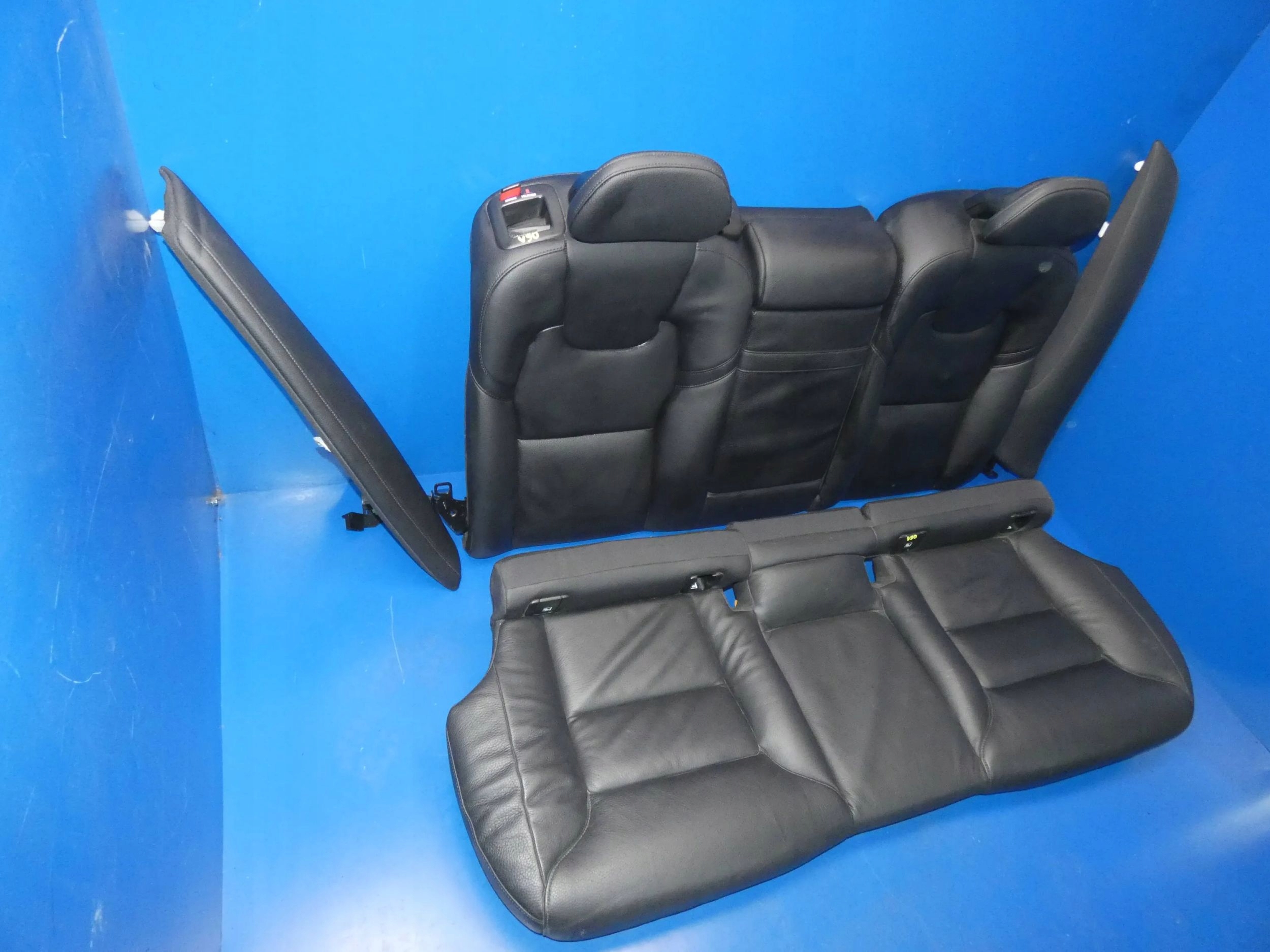 VOLVO V90 II KOMBI Sitz heck hinten