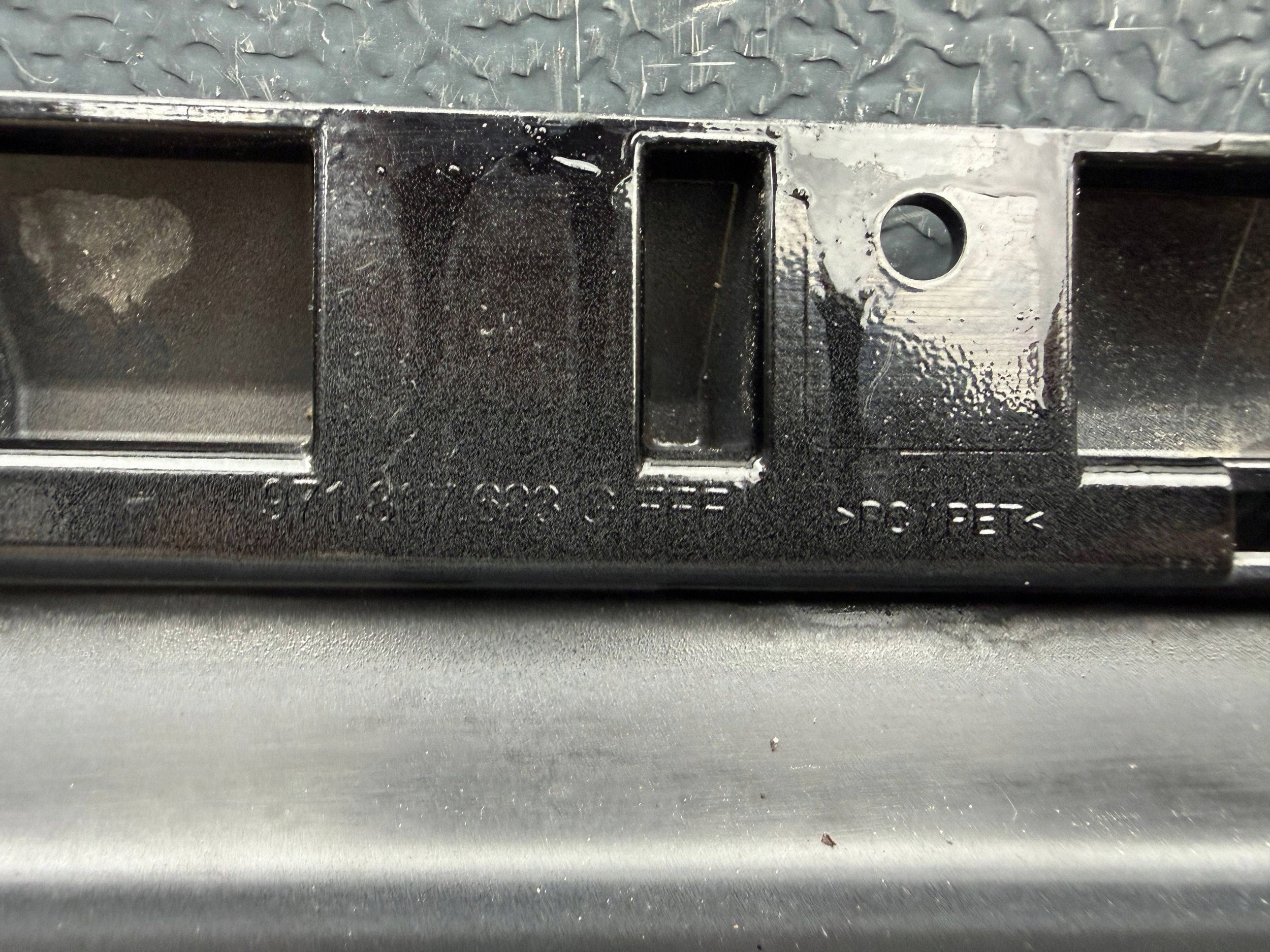 Porsche 971 17- Panamera grid of a bumper front front