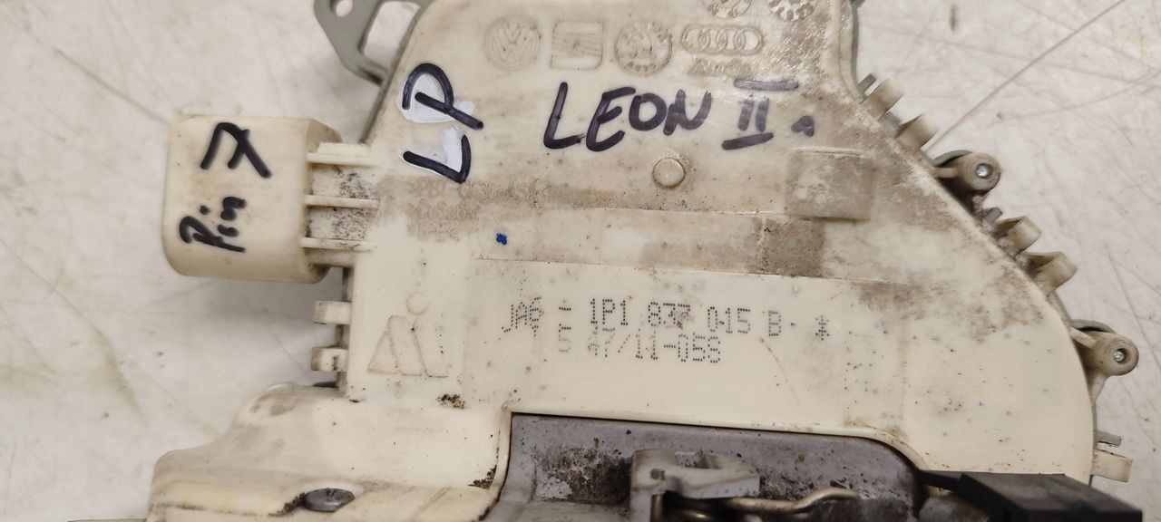 lock front front left Seat Leon II LIFT 1,2 TSI