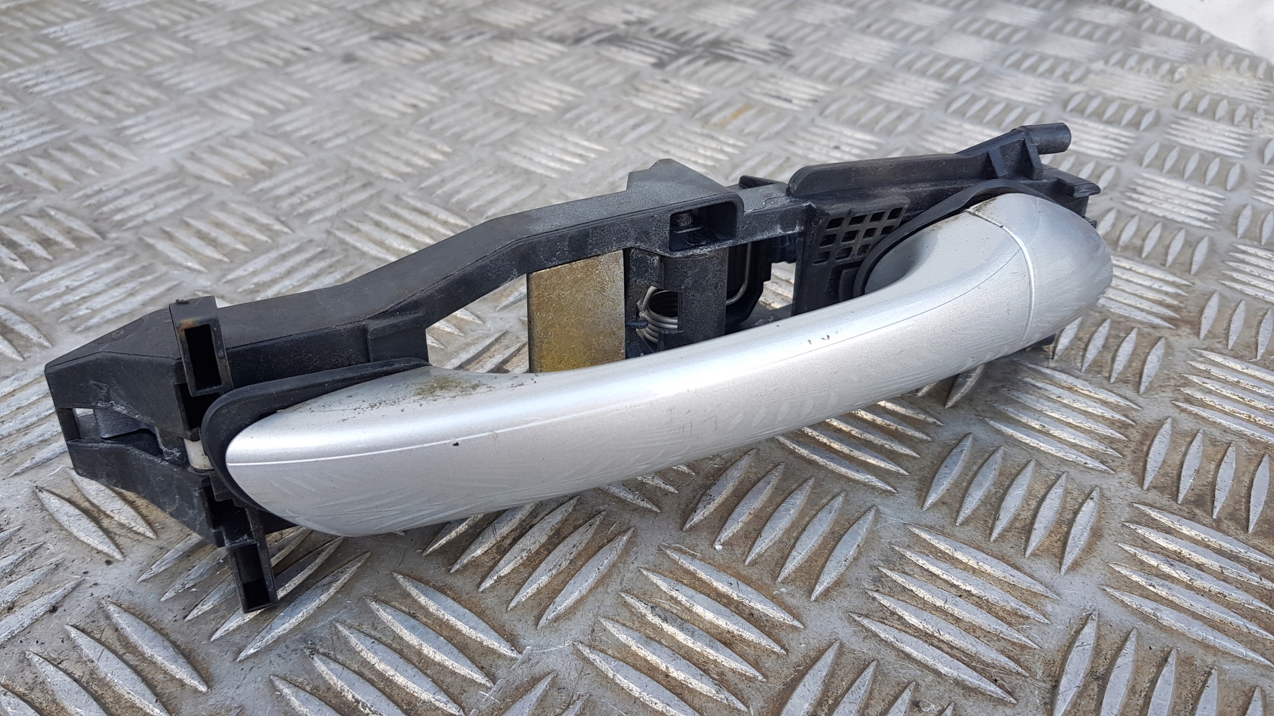 MERCEDES W203 handle right front 744