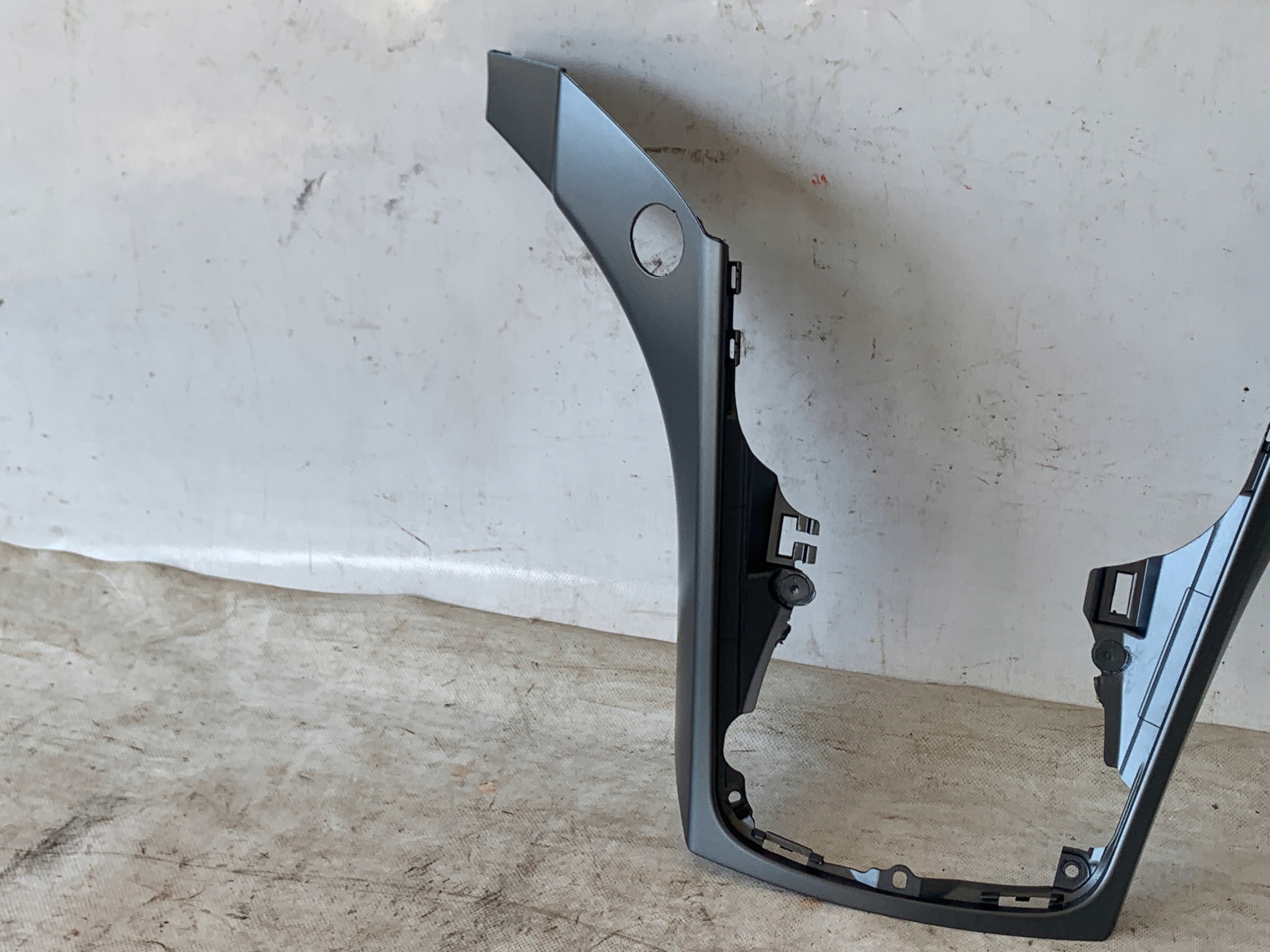 # Châssis DEKOR Console FORD KUGA MK2