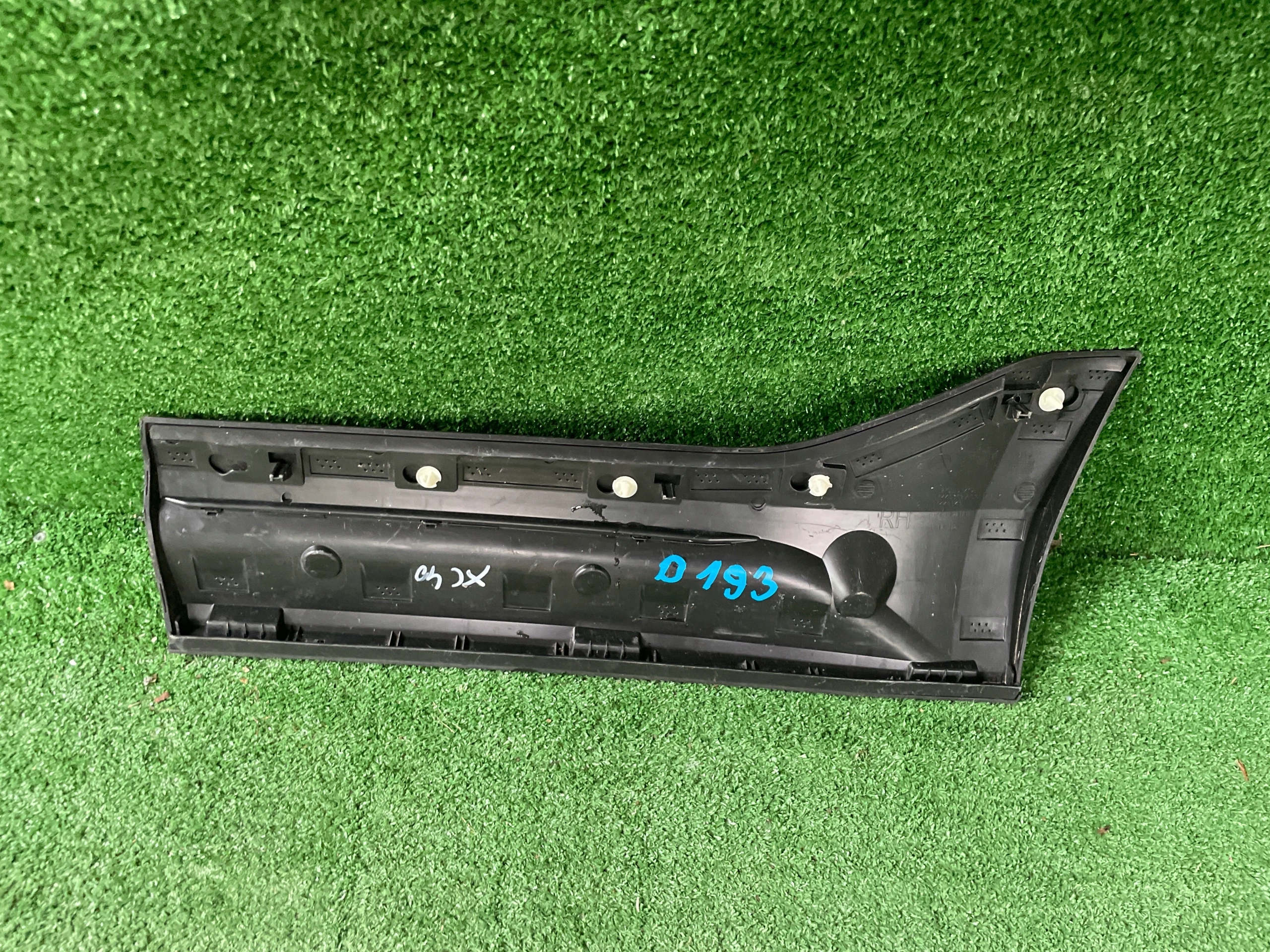 VOLVO XC40 moulding for door right rear part 31448319