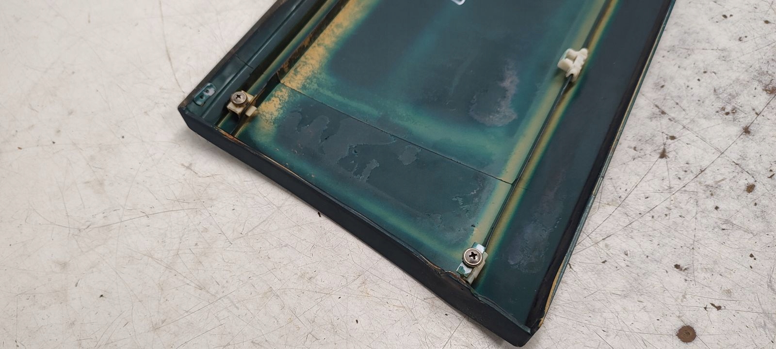 moulding door left front Mercedes W124 2,2 269