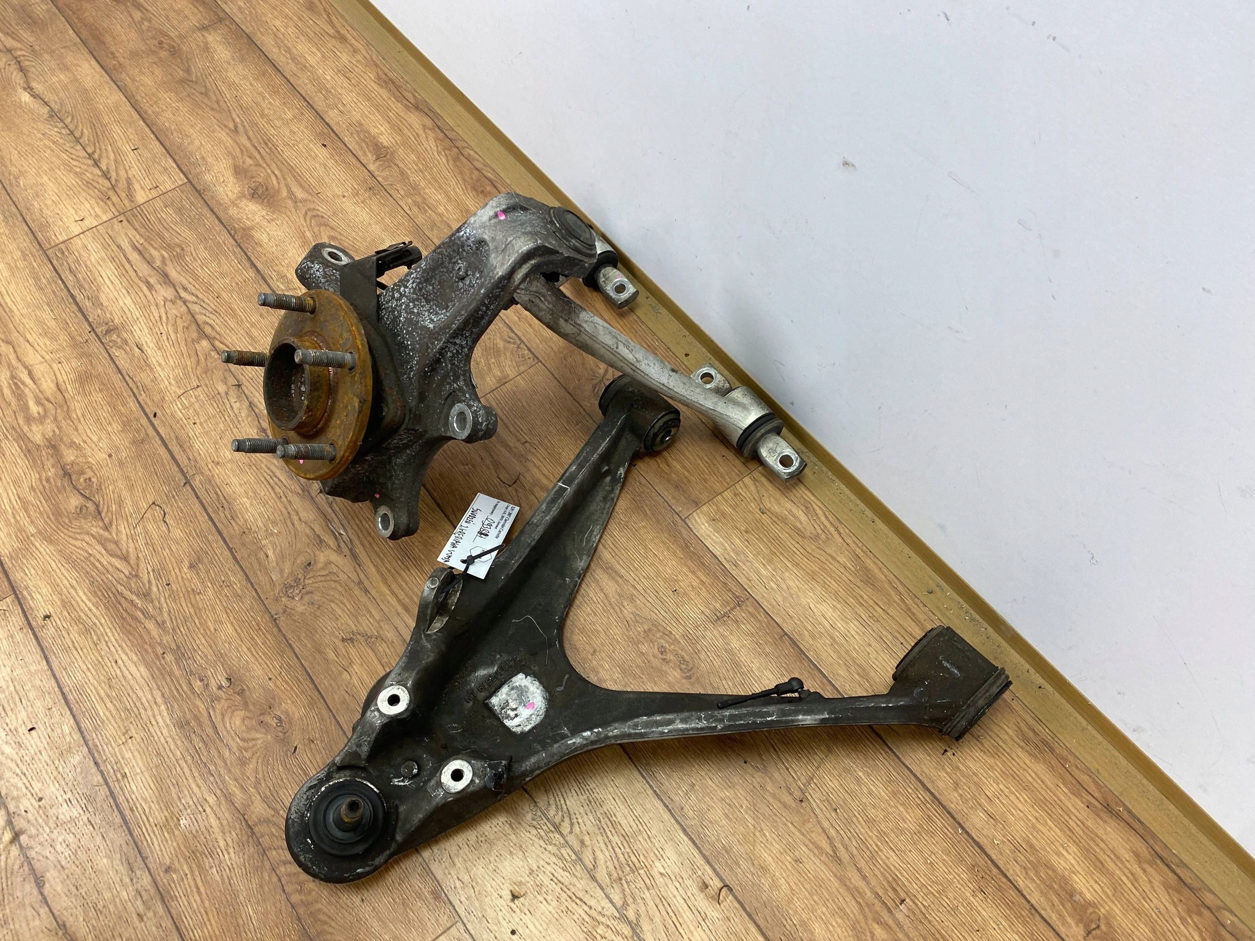 swing front left arm sususpension Chevrolet Corvette C6 2005+