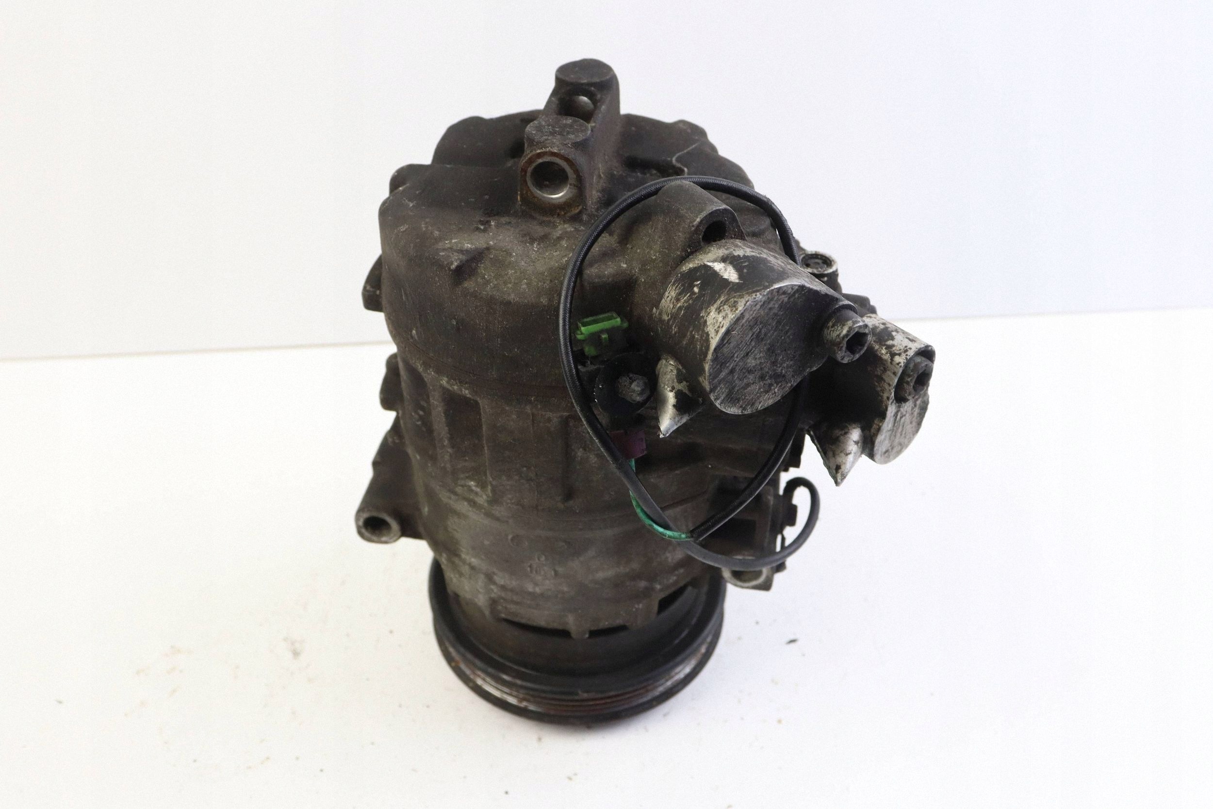 VW PASSAT B5 AUDI A4 B5 compressor compressor; of the air conditioning 7SBU16C 8D0260808