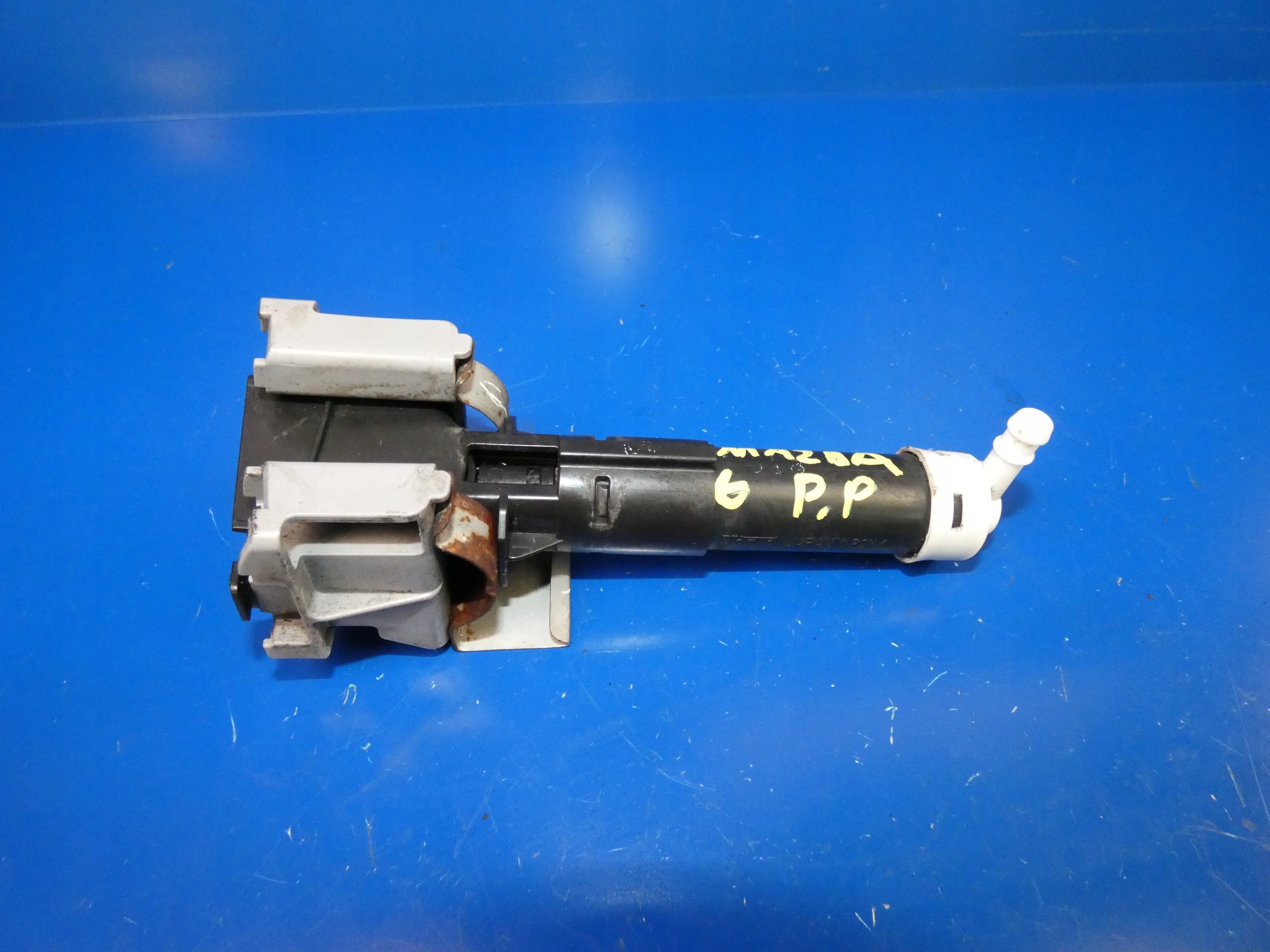 MAZDA 6 III GJ ОМИВАЧ ЛАМПИ ПЕРЕДНІЙ ПРАВИЙ