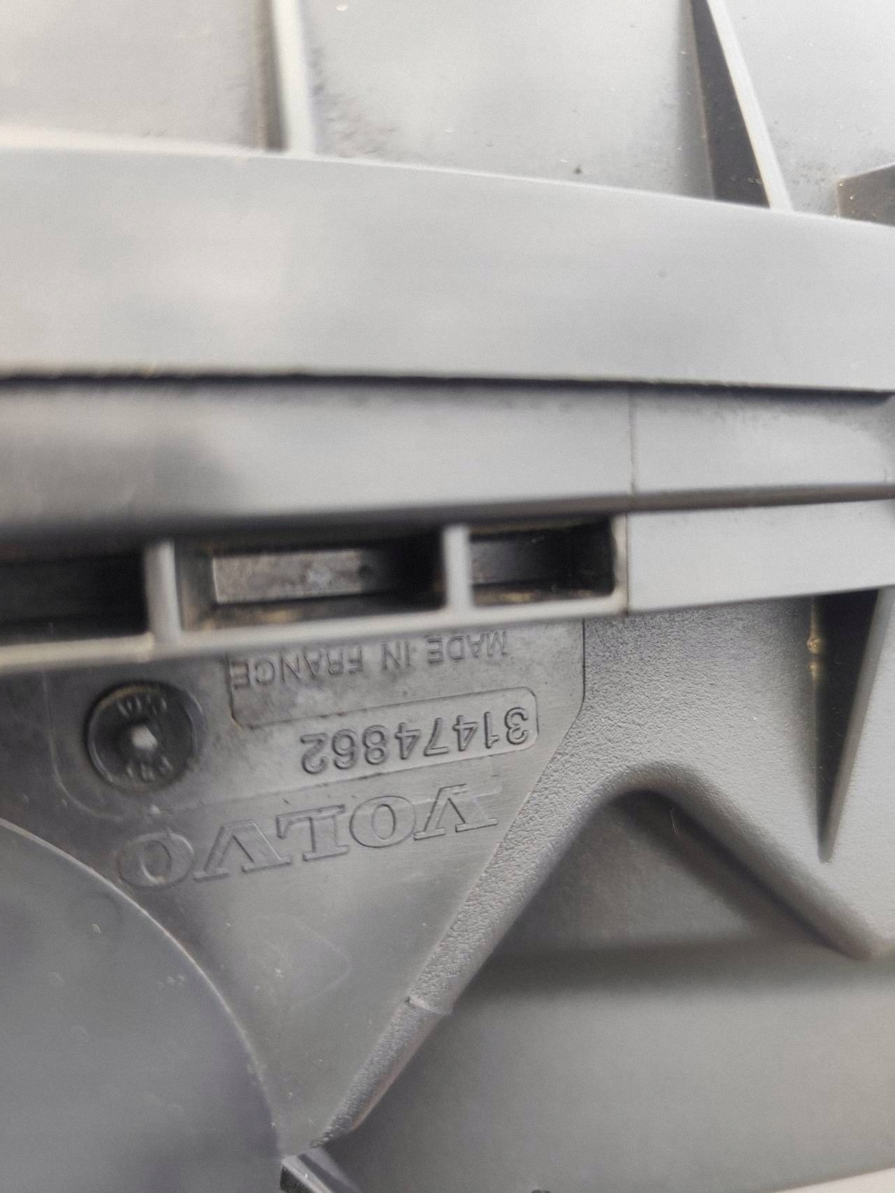 VOLVO V60 II kućište filtera zraka 31474862