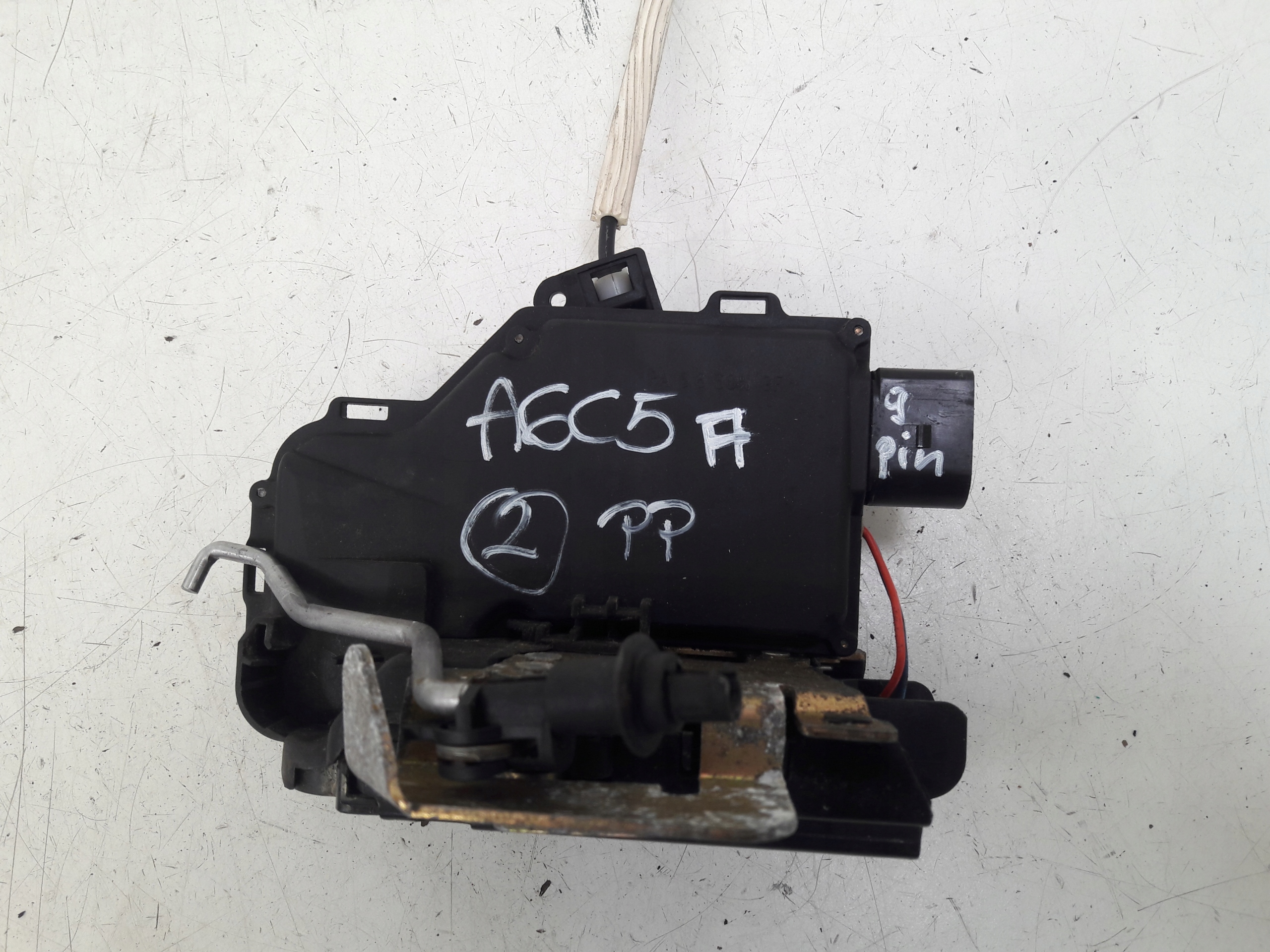 lock right front 9 PIN Audi A6 C5