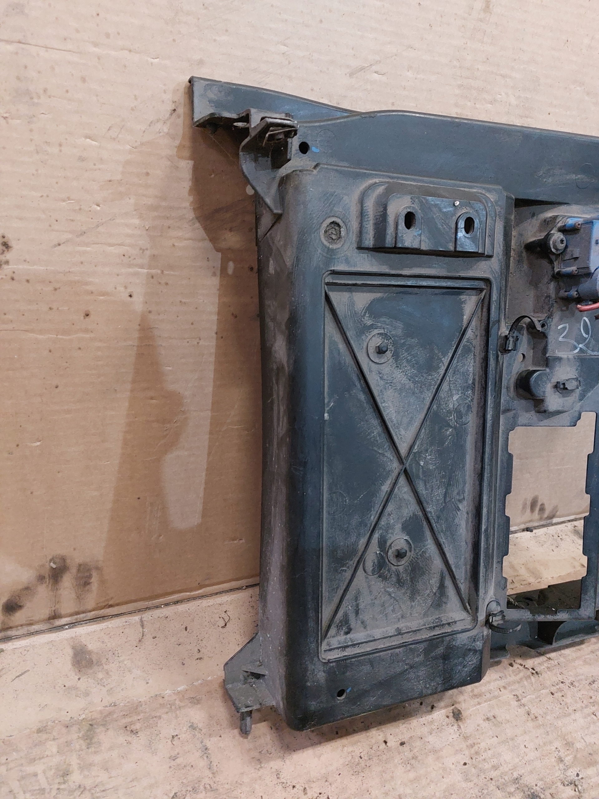 Gehäuse der Kühler Gurten CITROEN C3 1.6 16V