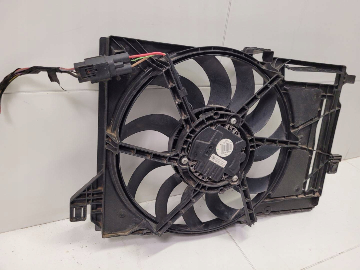 ventilátor chladiče Ford Kuga 2 2016 GV61-8C607-BA