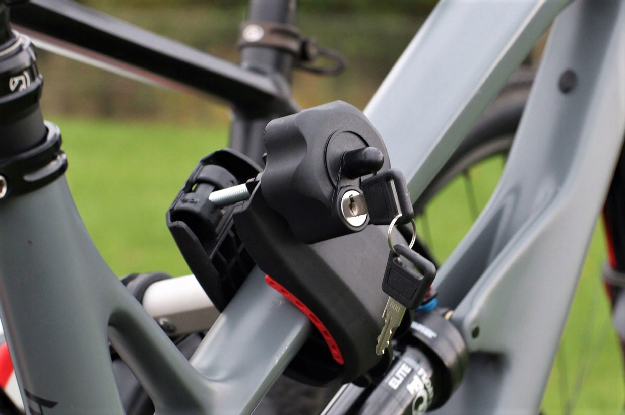 BAGAZNIK ROWEROWY NA HAK PLATFORMA 2 ROWERY 13 PIN Bicycle mounting point frame circle