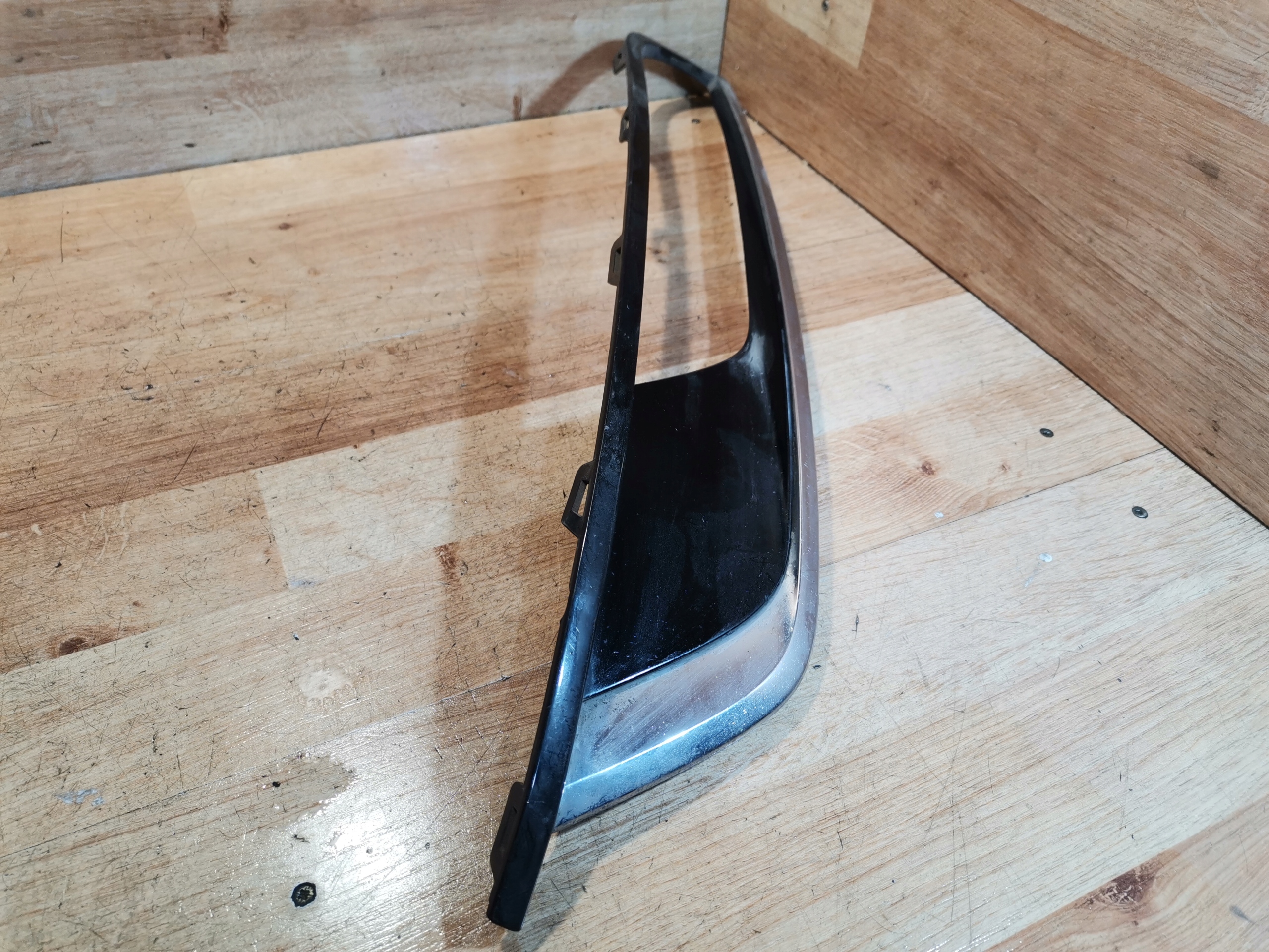 grid frame of a bumper left 3AA853211A VW PASSAT B7