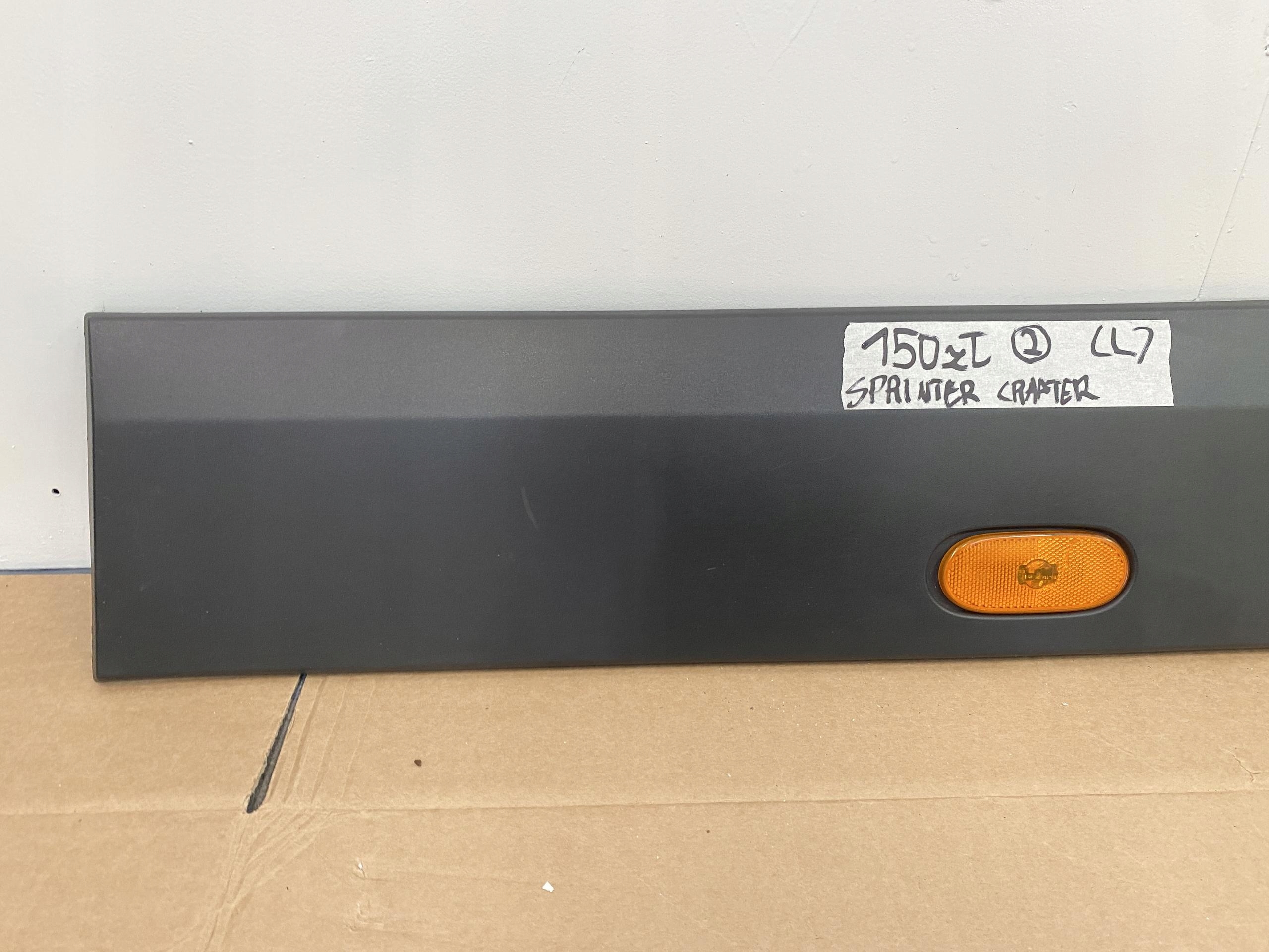 VW Crafter Sprinter 906 06- moulding obrysowka fender rear left before kolem