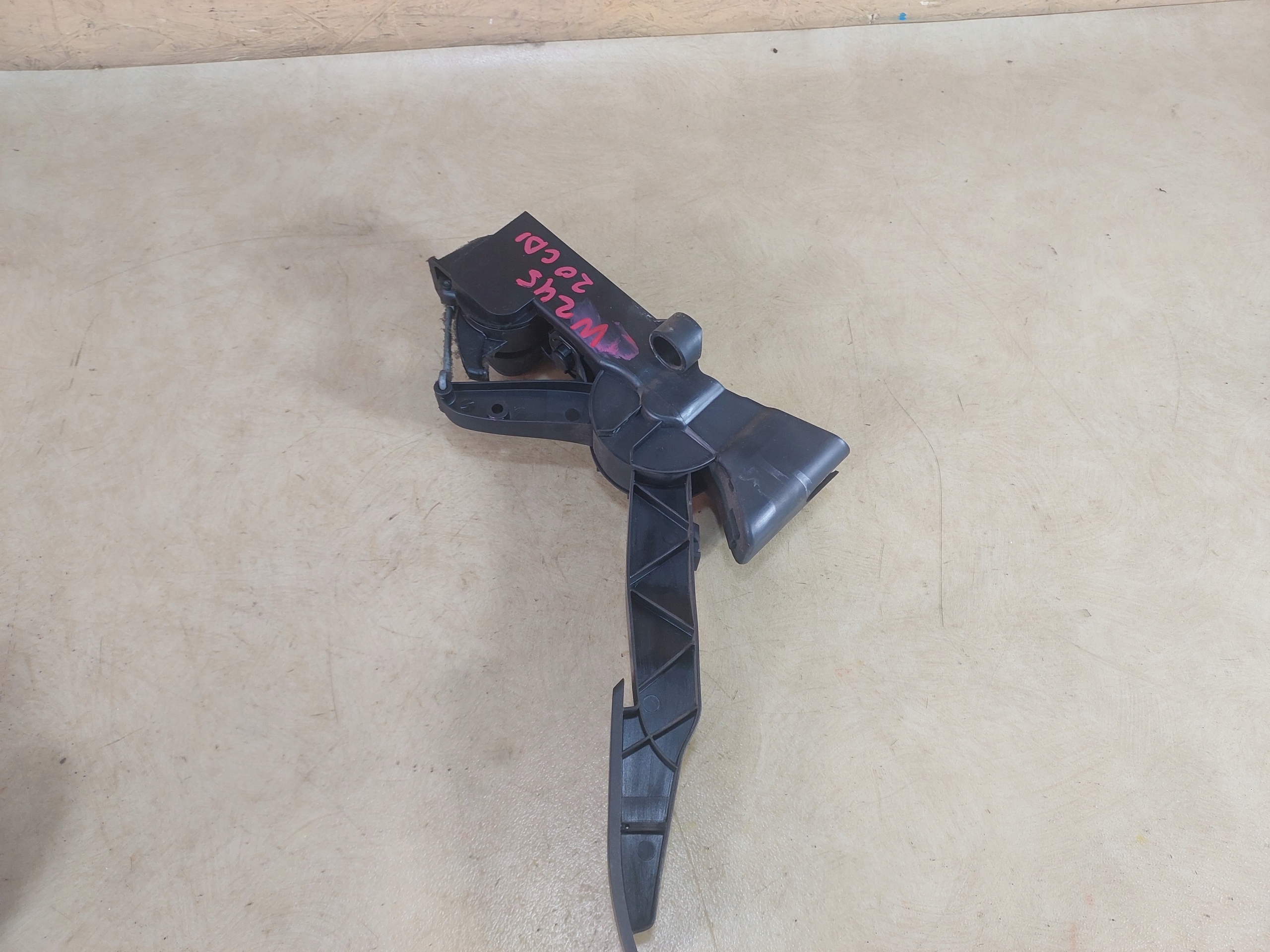 MERCEDES B KLASA W245 PEDAŁ GAZU A1693000104 05-08