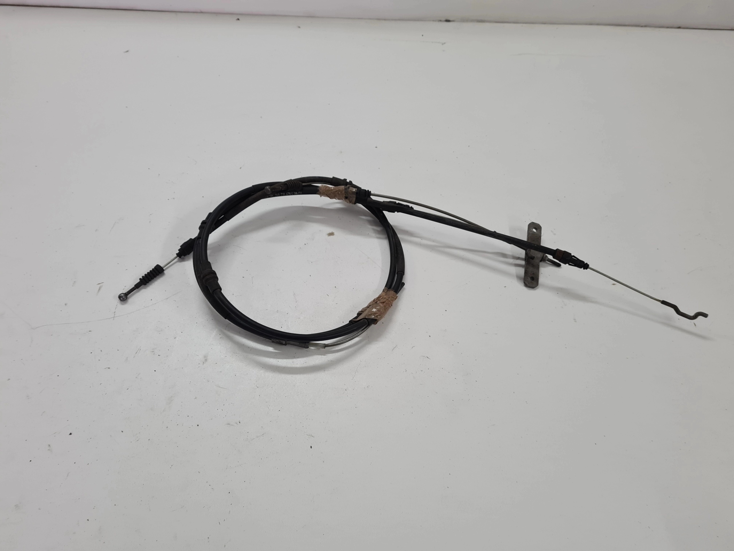 7H1711476C - трос трос ручного гальма 7E0609701C VW T5