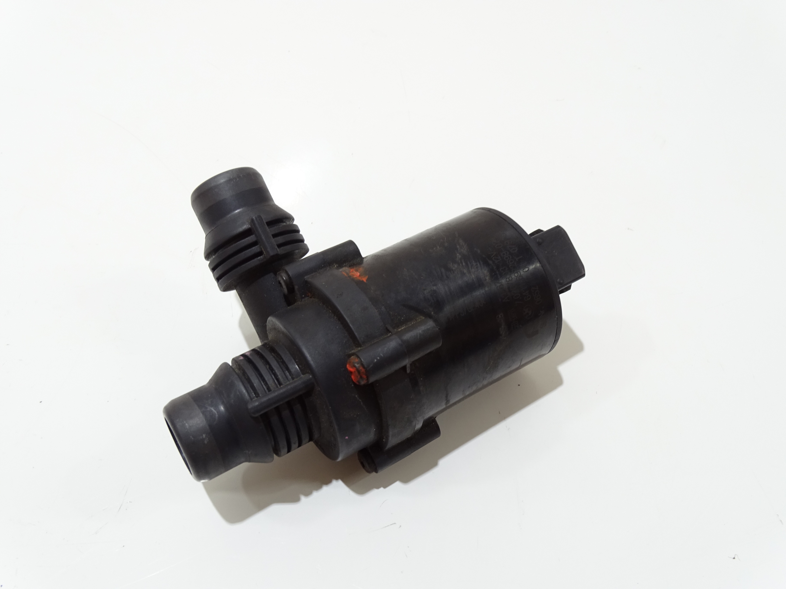 dodatna pumpa cirkulacije vode BMW E65 LCI 306D3 6922699