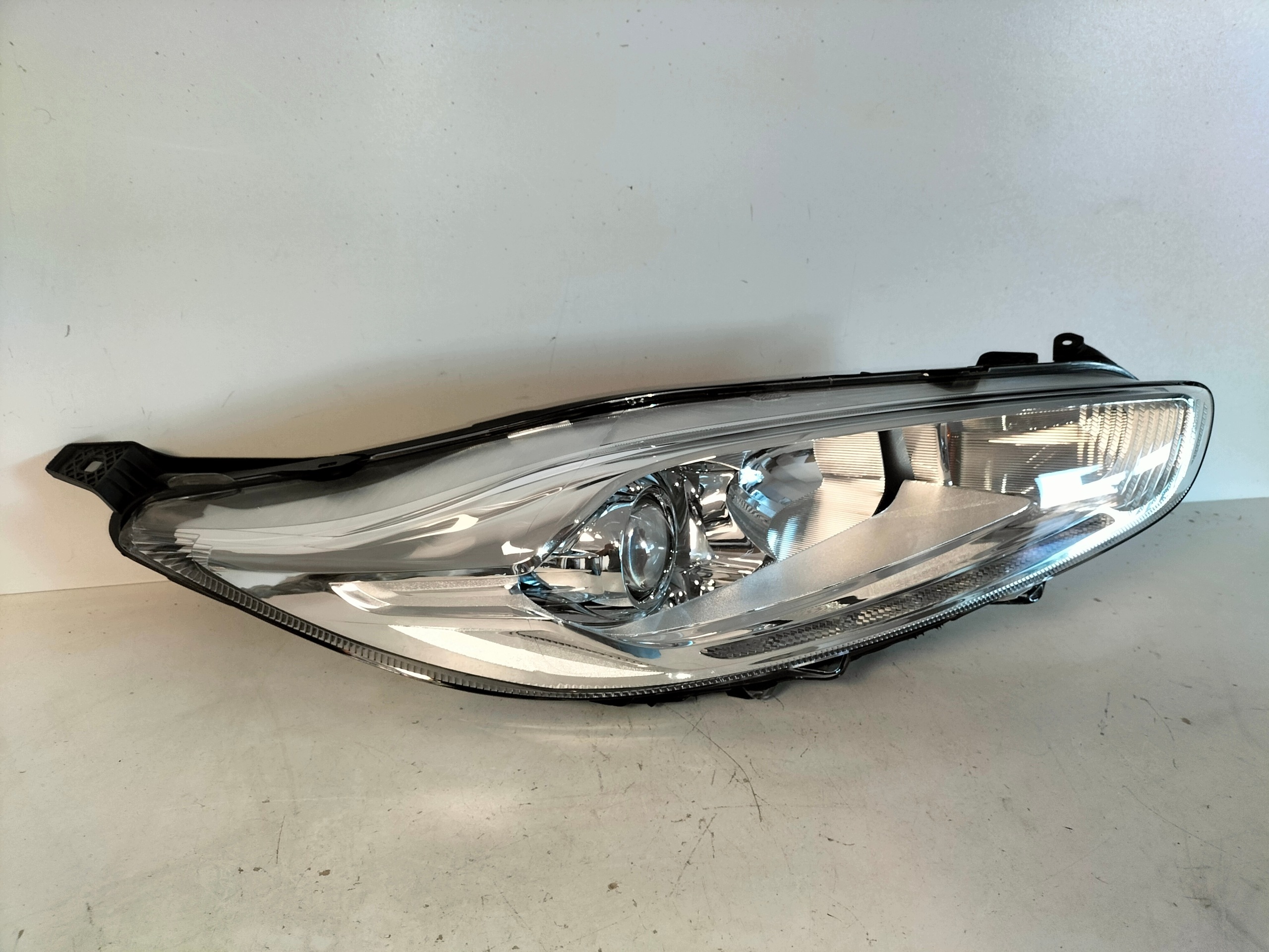 light front reflektor right FORD FIESTA MK7 LIFT 13-17