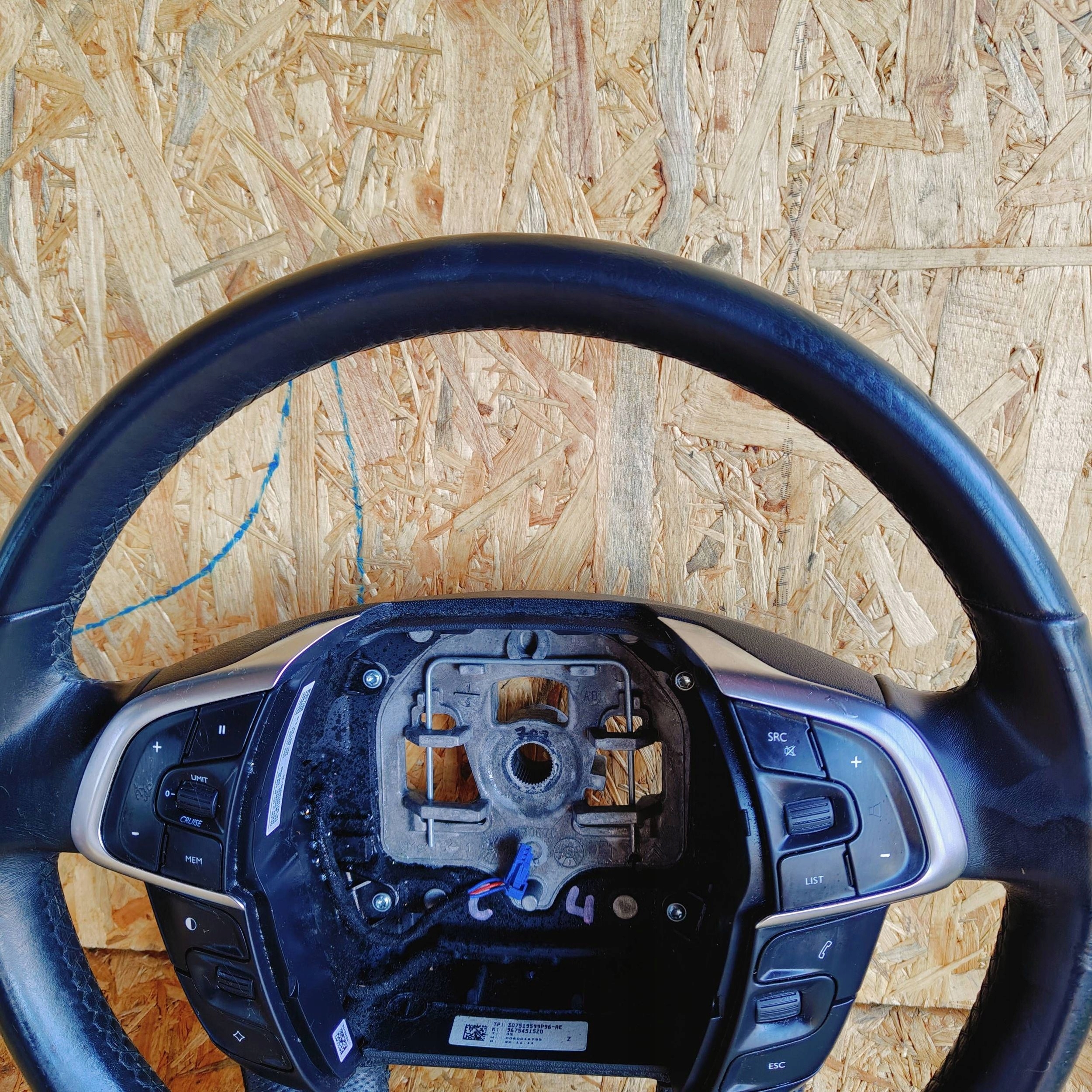 lenkrad Citroen C4 II 96754515zd