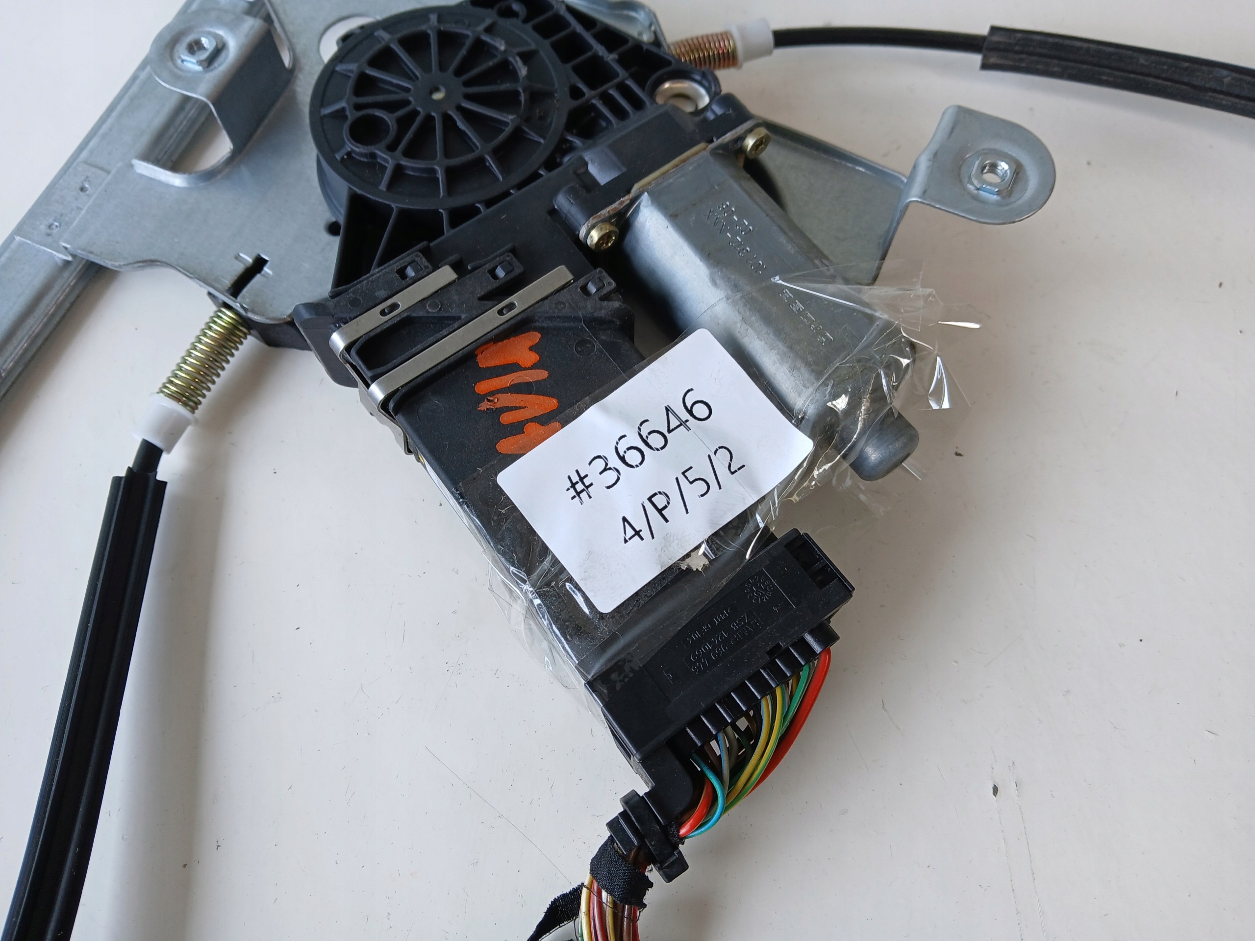 SKODA OCTAVIA and window regulator right front 101312-XXX