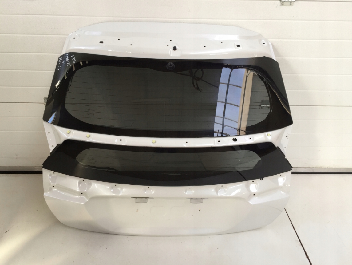 MITSUBISHI ECLIPSE CROSS KLAPA TYŁ TYLNA W13